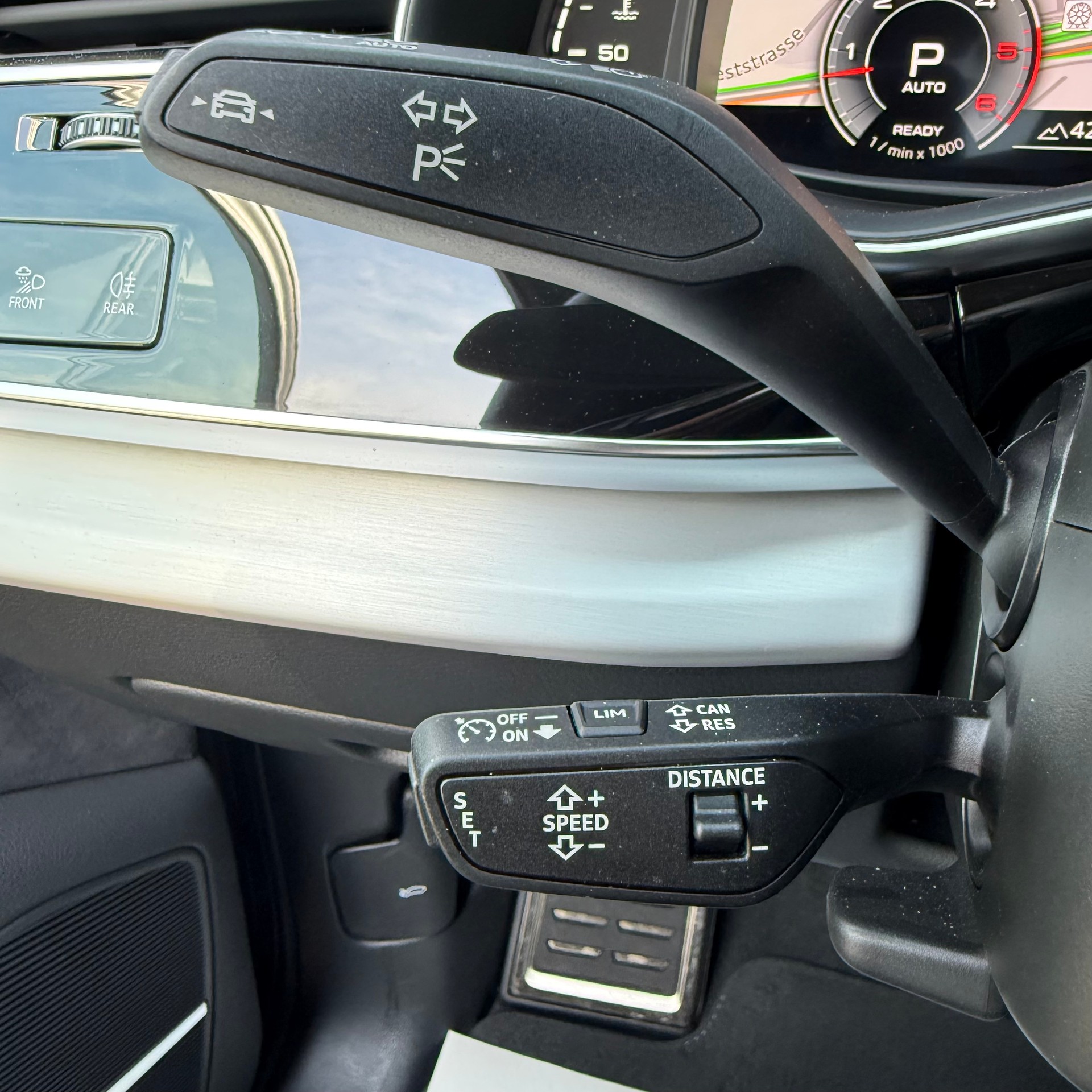 AUDI Q7 50 TDI quattro S Line tiptronic *CH-FAHRZEUG - 4 JAHRE GARANTIE - GRATIS SERVICE - 7 SITZE*-image-18