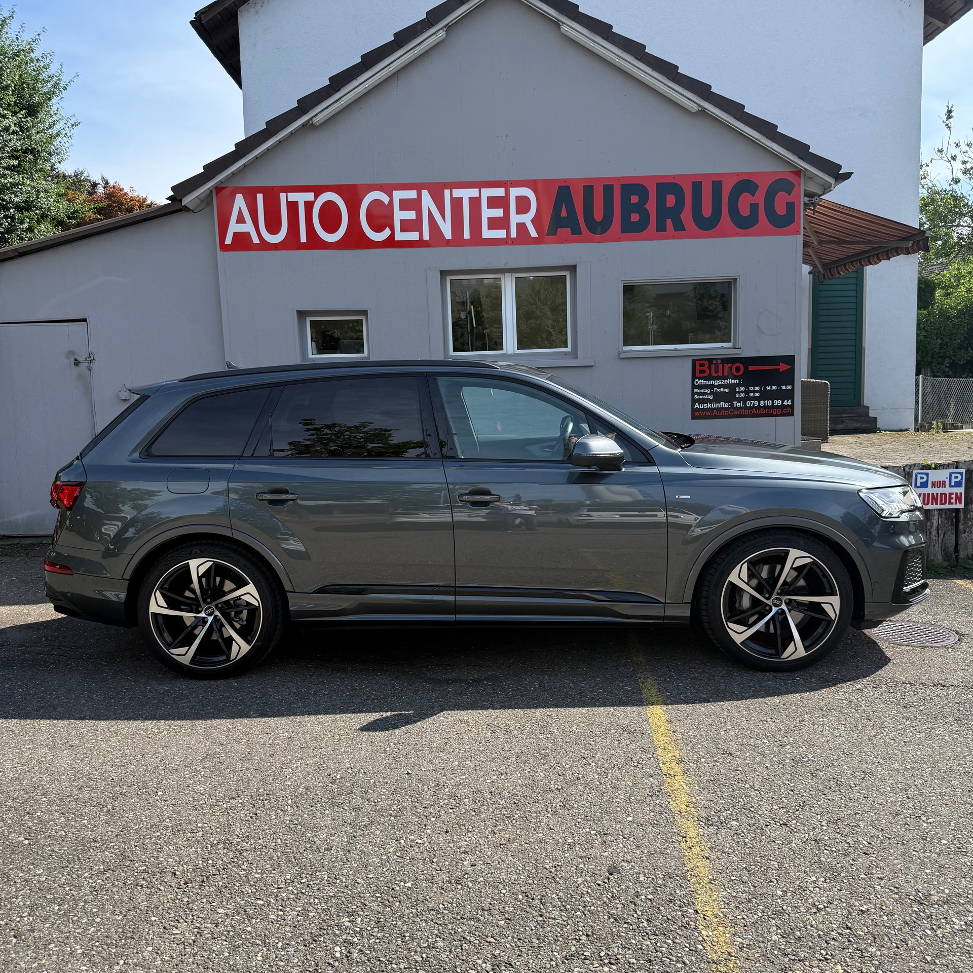 AUDI Q7 50 TDI quattro S Line tiptronic *CH-FAHRZEUG - 4 JAHRE GARANTIE - GRATIS SERVICE - 7 SITZE*-image-8