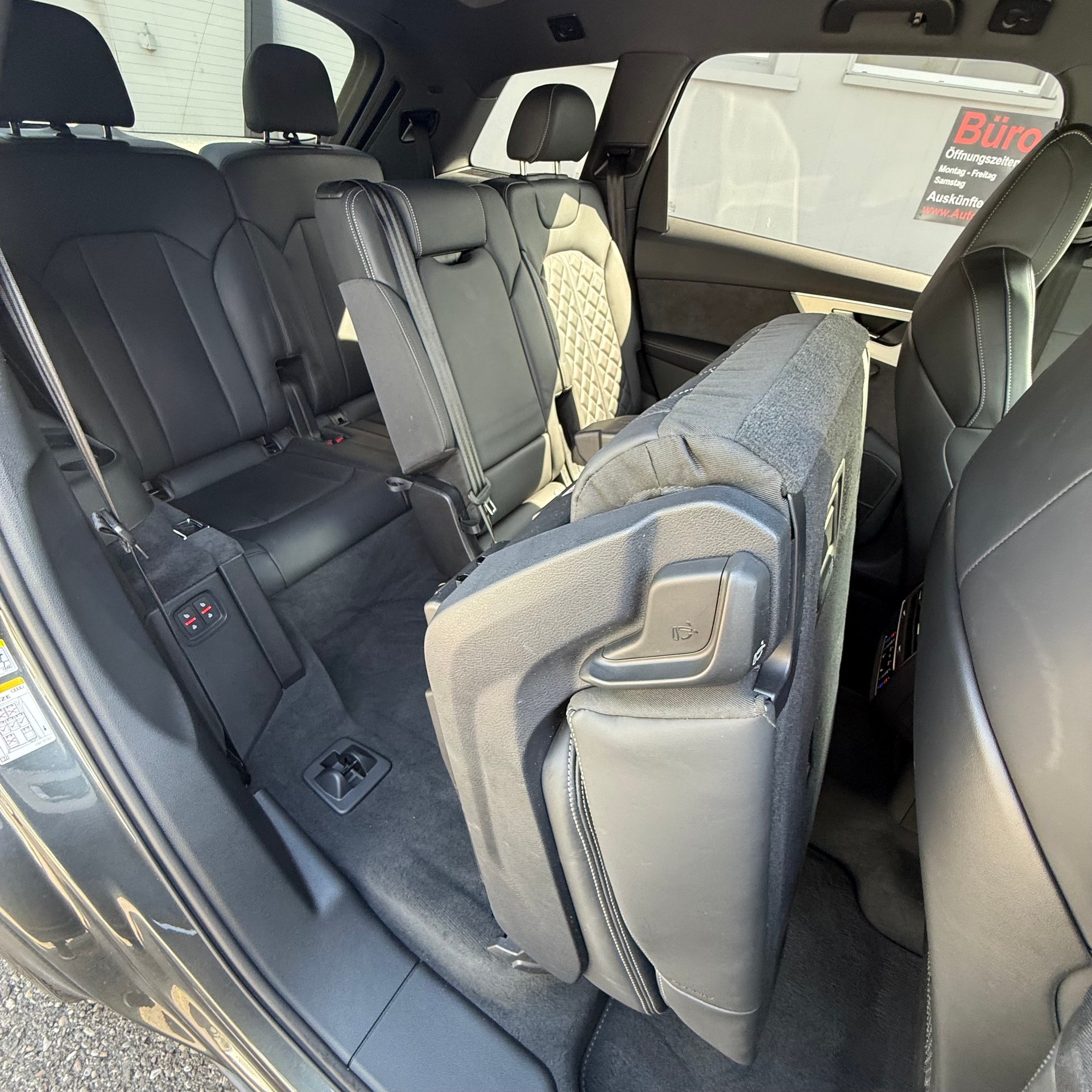AUDI Q7 50 TDI quattro S Line tiptronic *CH-FAHRZEUG - 4 JAHRE GARANTIE - GRATIS SERVICE - 7 SITZE*-image-23