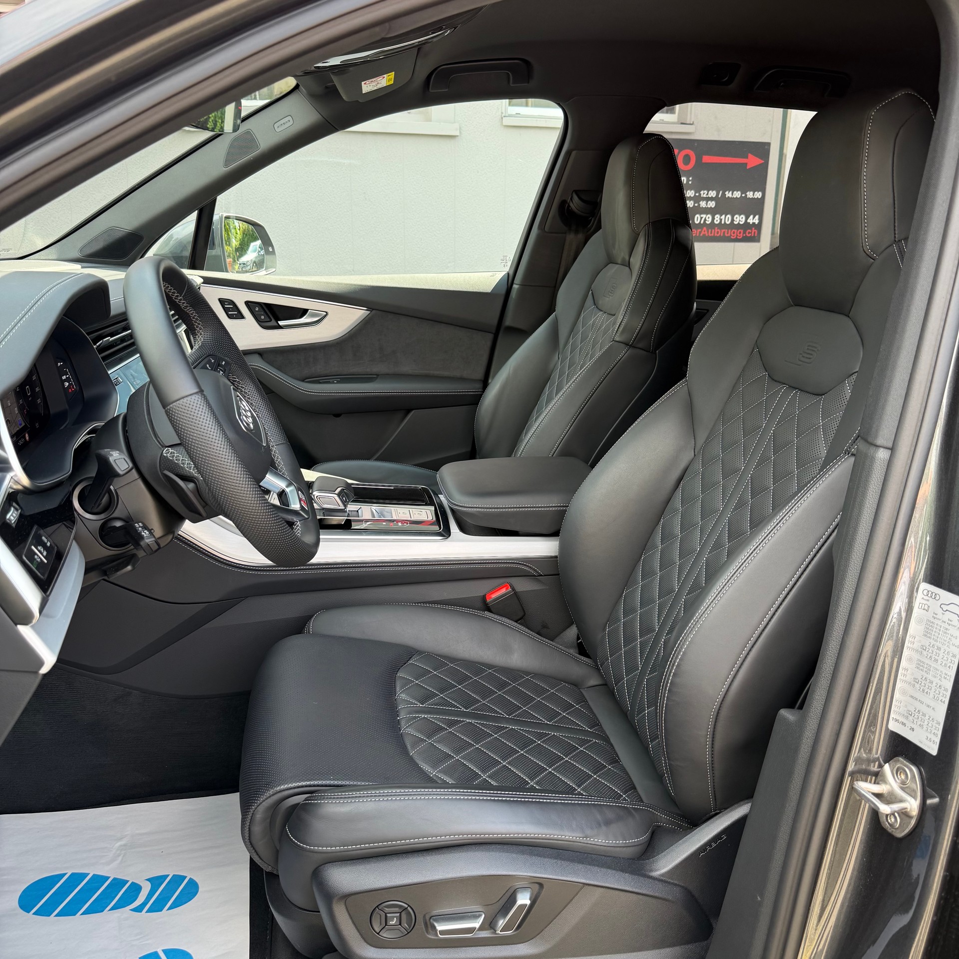 AUDI Q7 50 TDI quattro S Line tiptronic *CH-FAHRZEUG - 4 JAHRE GARANTIE - GRATIS SERVICE - 7 SITZE*-image-9