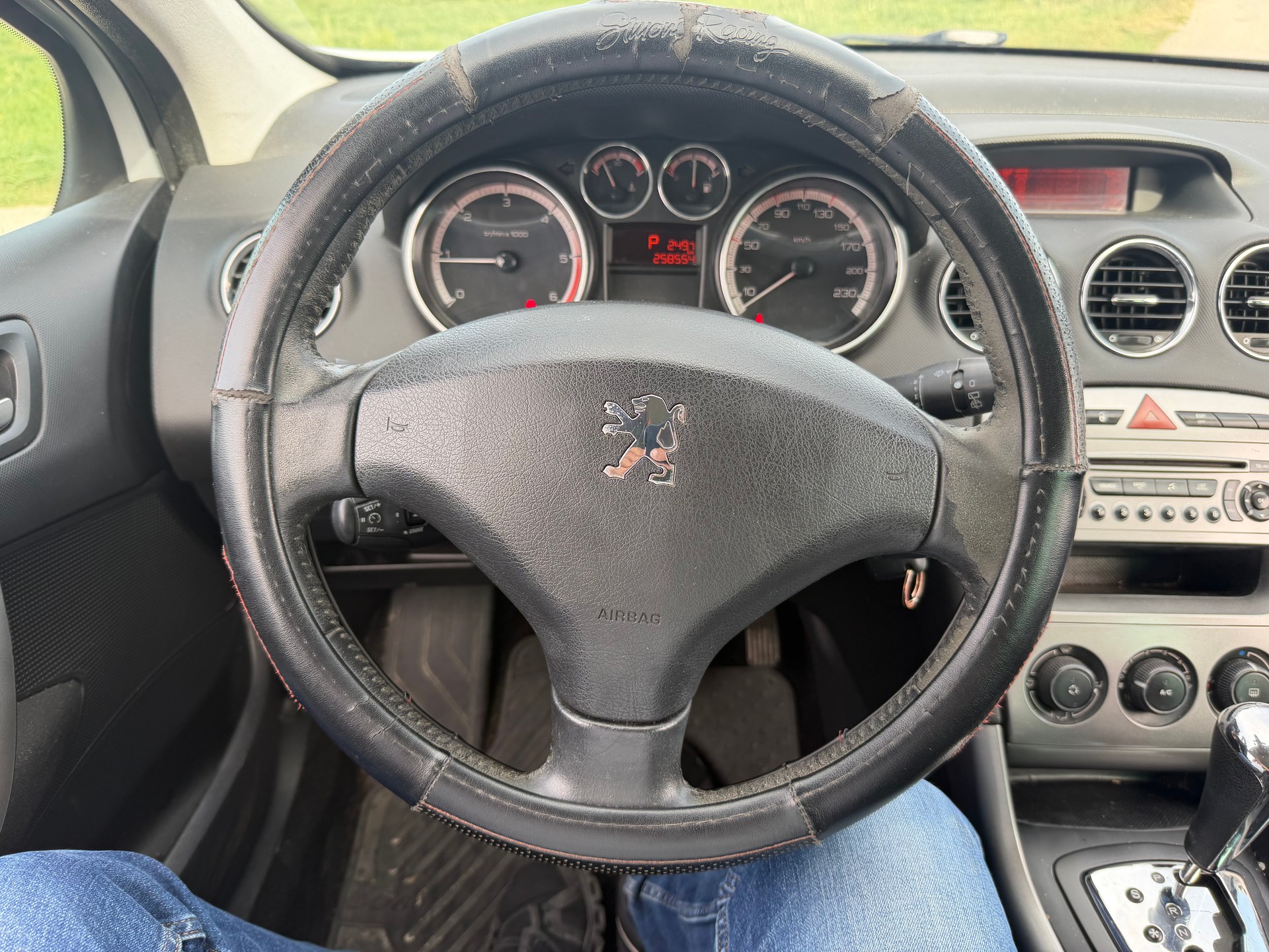 PEUGEOT 308 SW 2.0 HDI Sport Automatic-image-13