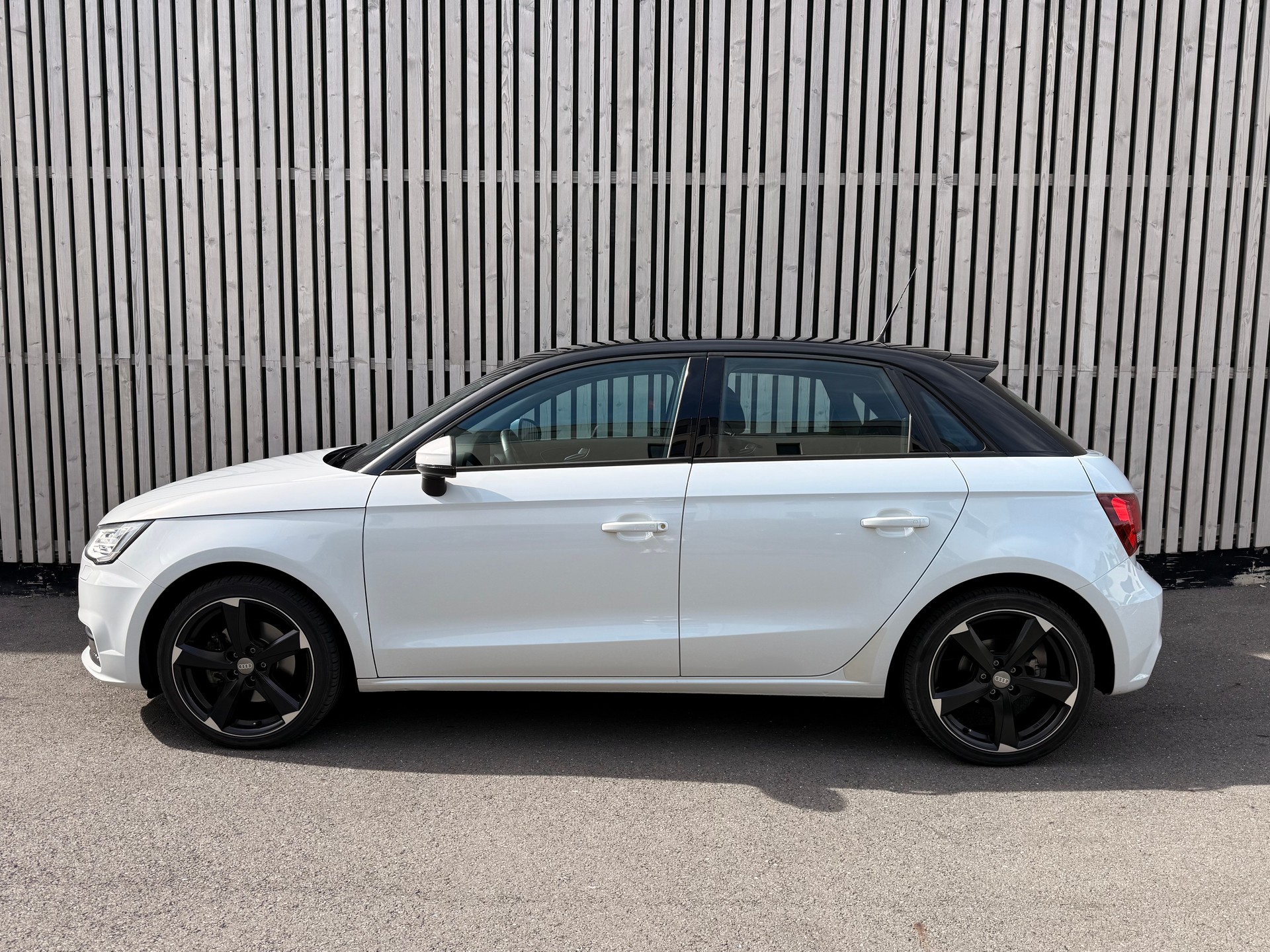 AUDI 1.4 TFSI Sportback S-Tronic-image-2