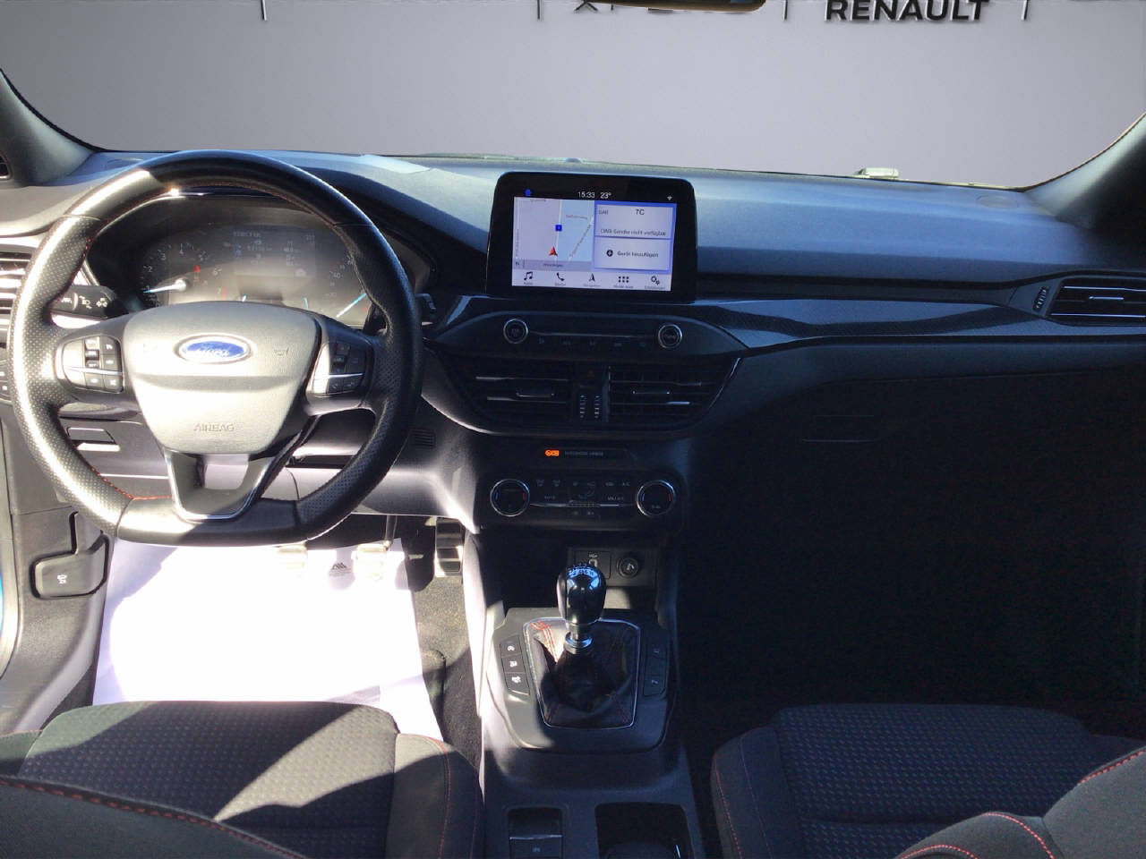 FORD Focus Station Wagon 1.0i EcoBoost 125 PS ST-Line-image-7