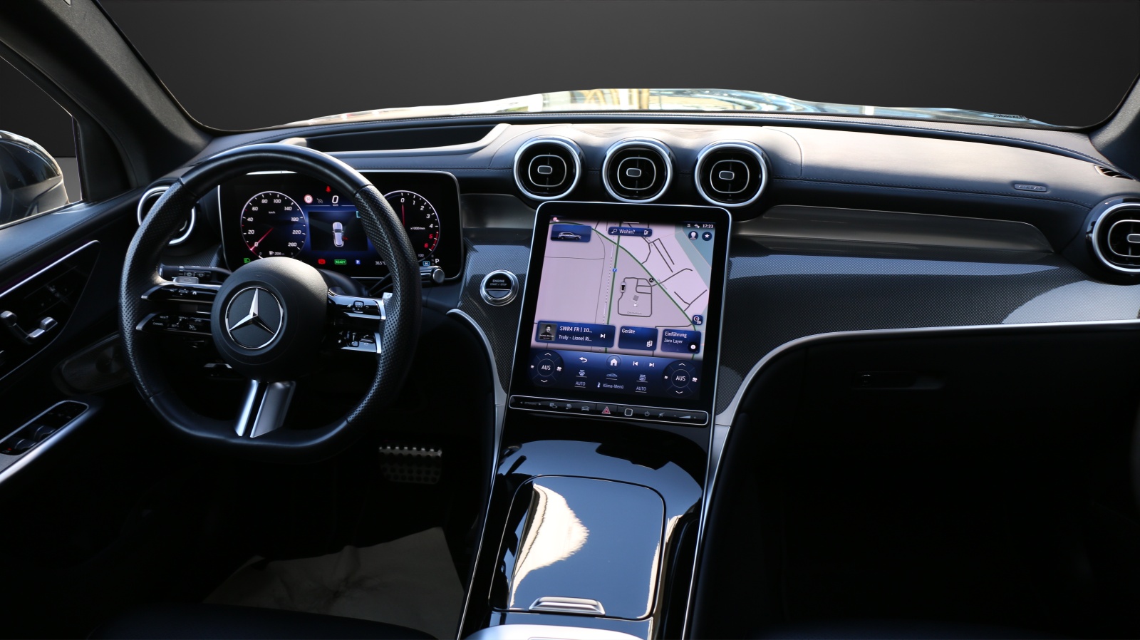 MERCEDES-BENZ GLC 300 de 4Matic AMG Line-image-5