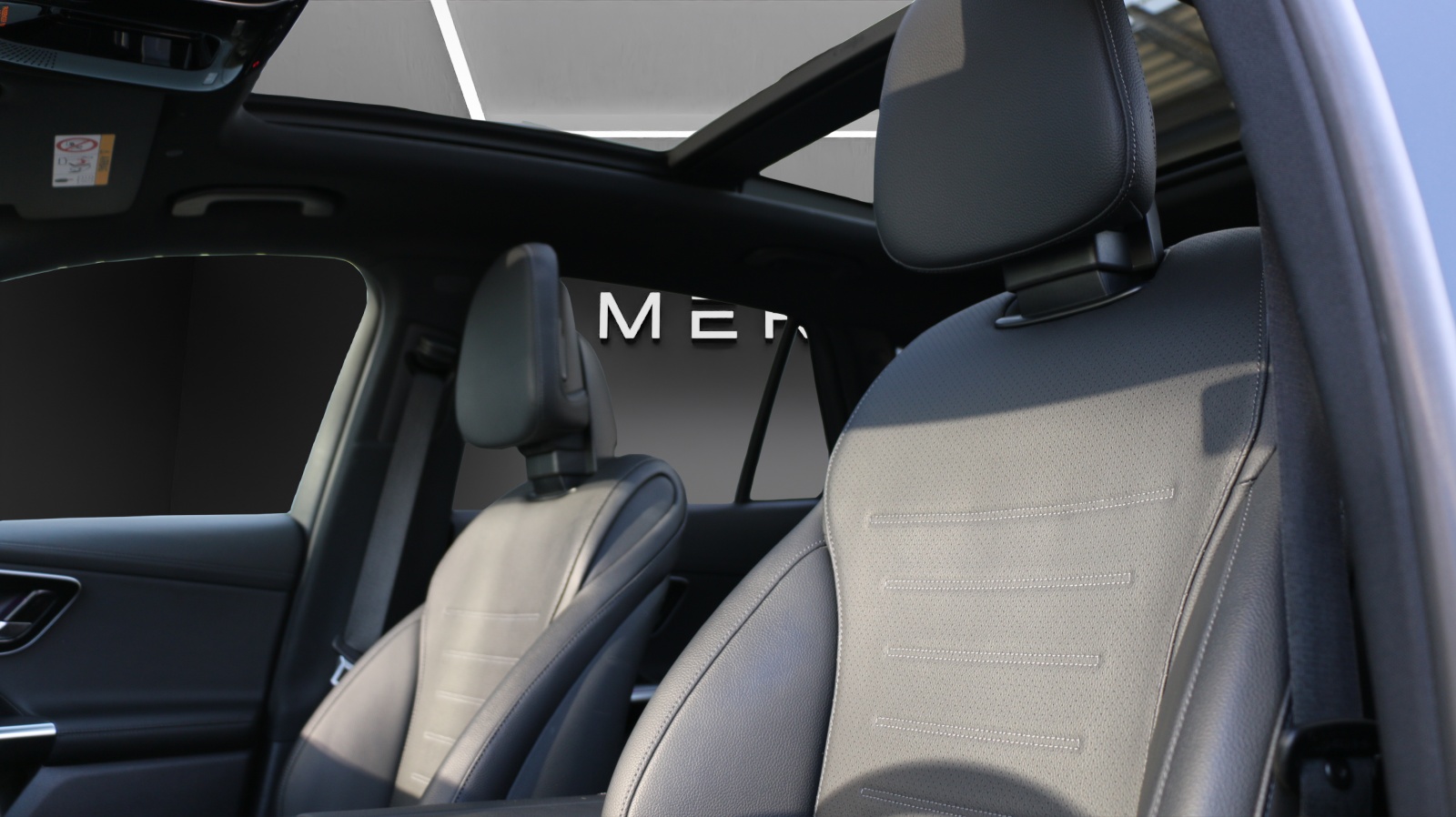 MERCEDES-BENZ GLC 300 de 4Matic AMG Line-image-7