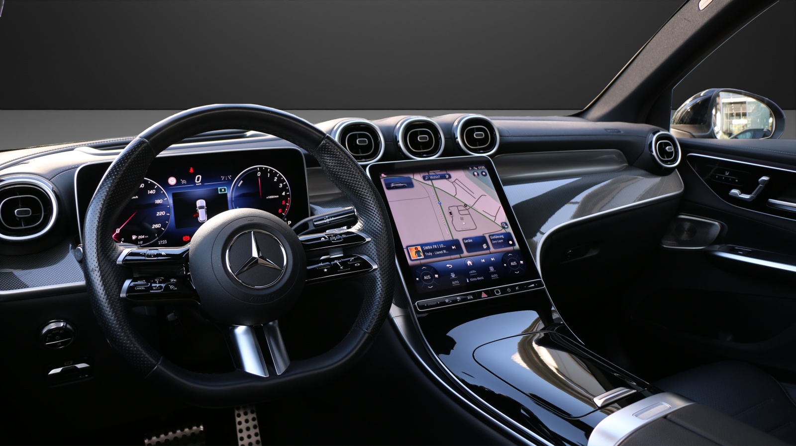 MERCEDES-BENZ GLC 300 de 4Matic AMG Line-image-4