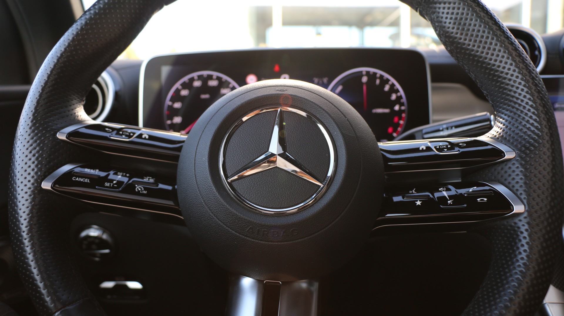 MERCEDES-BENZ GLC 300 de 4Matic AMG Line-image-11