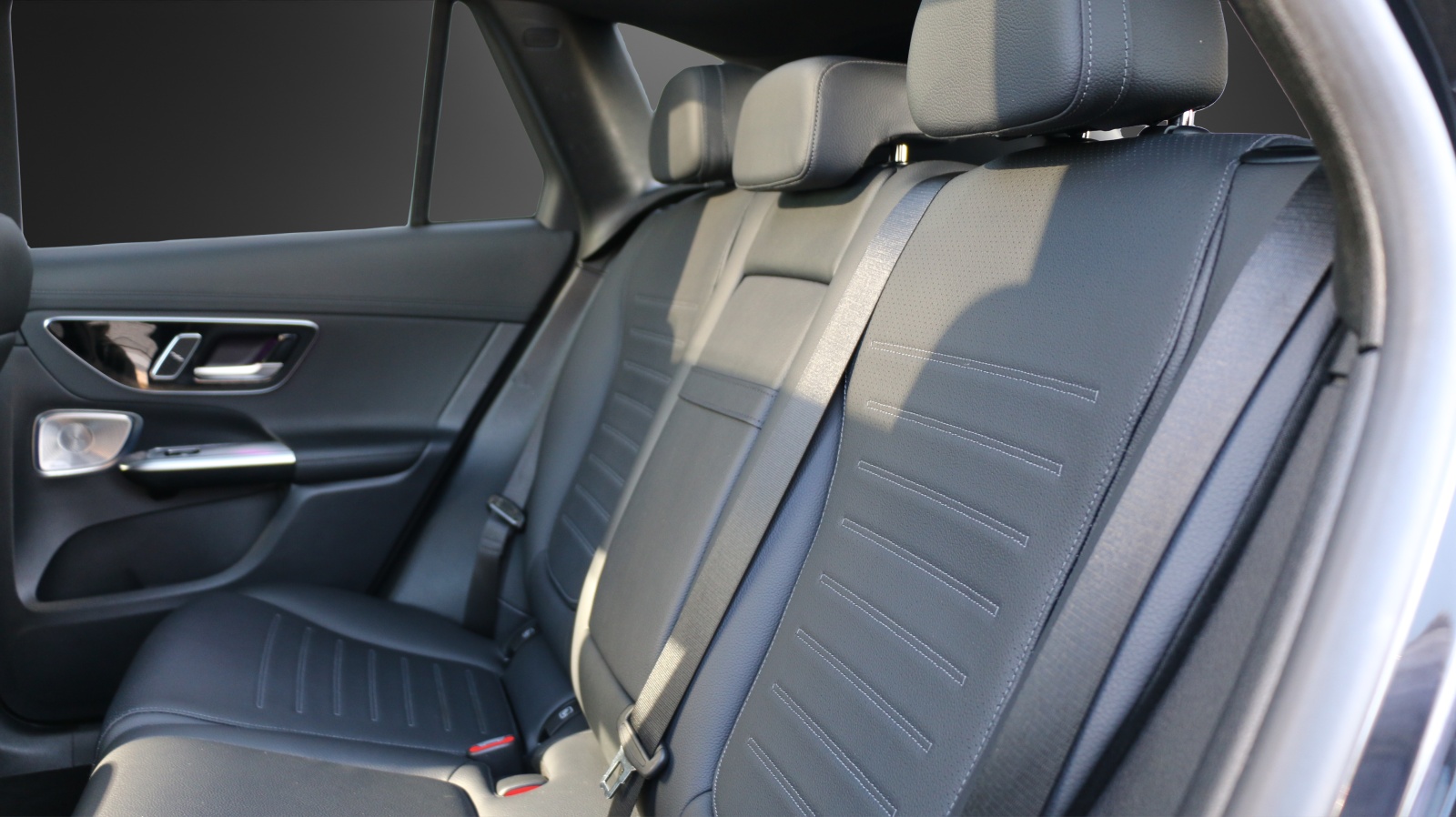 MERCEDES-BENZ GLC 300 de 4Matic AMG Line-image-9