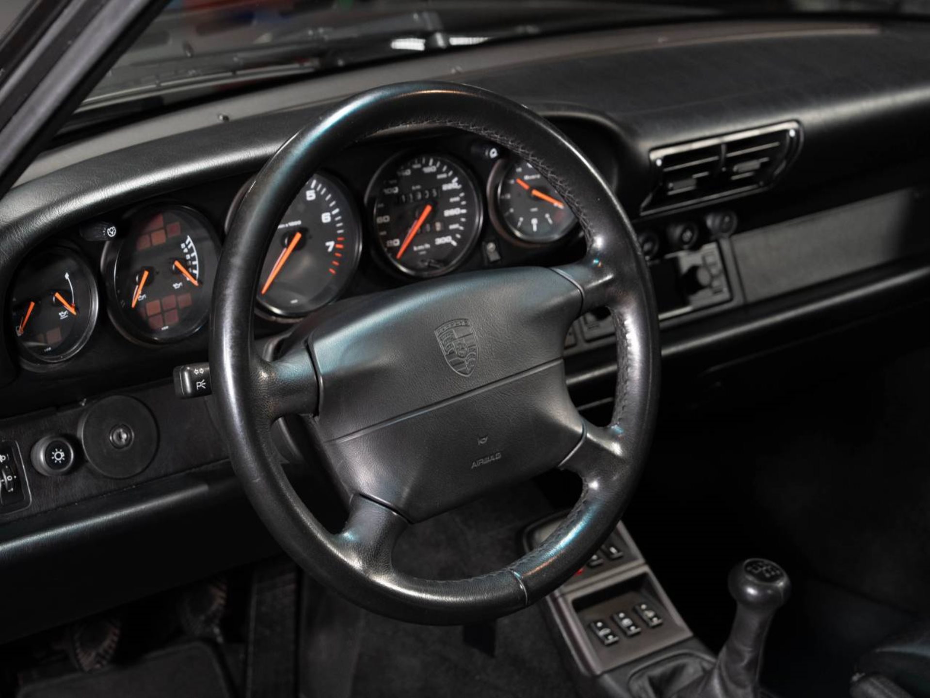 PORSCHE 911 Targa-image-10