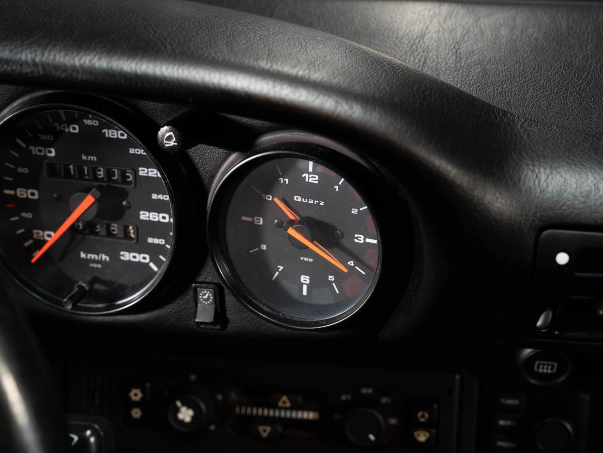 PORSCHE 911 Targa-image-15