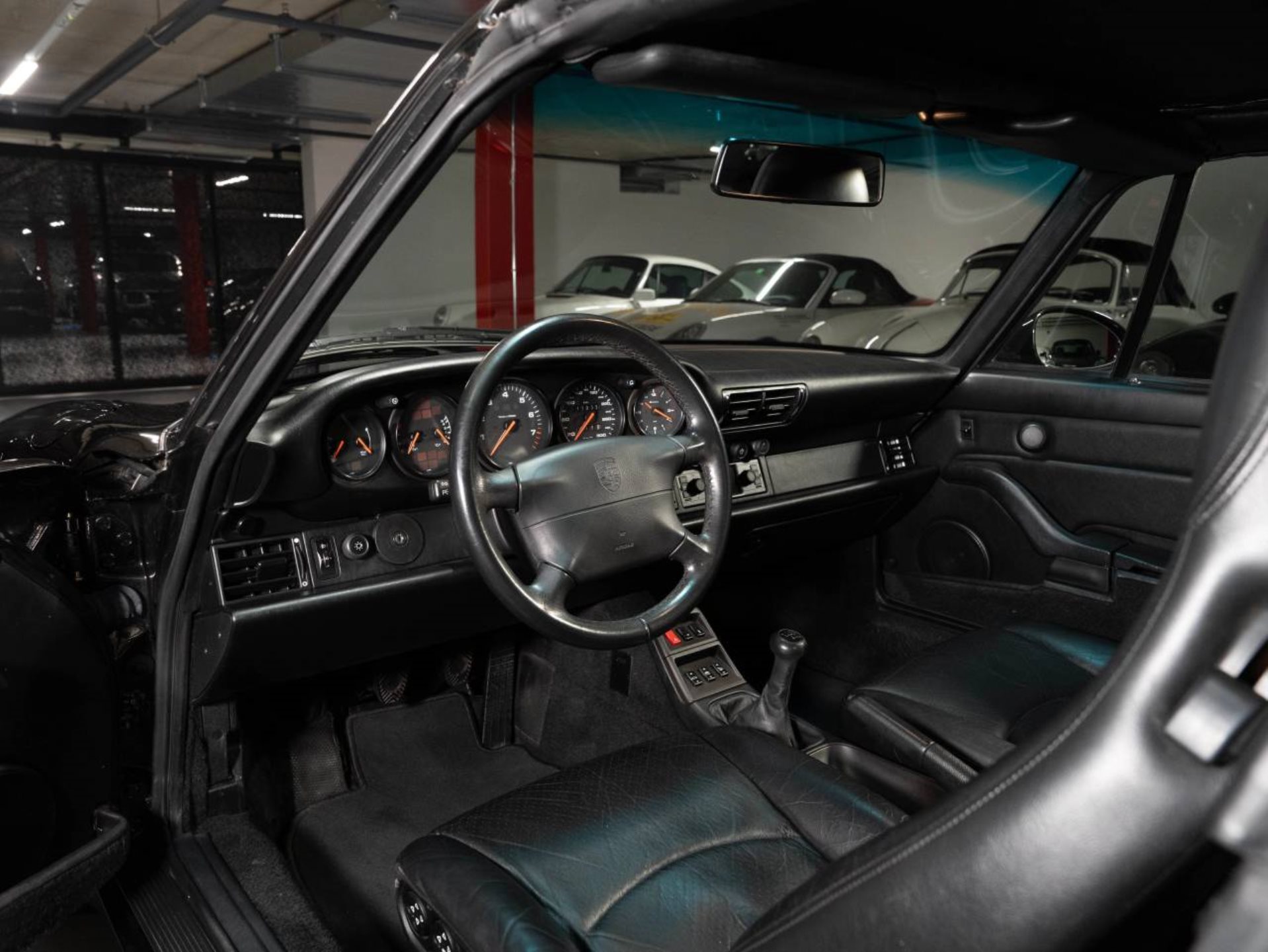 PORSCHE 911 Targa-image-8