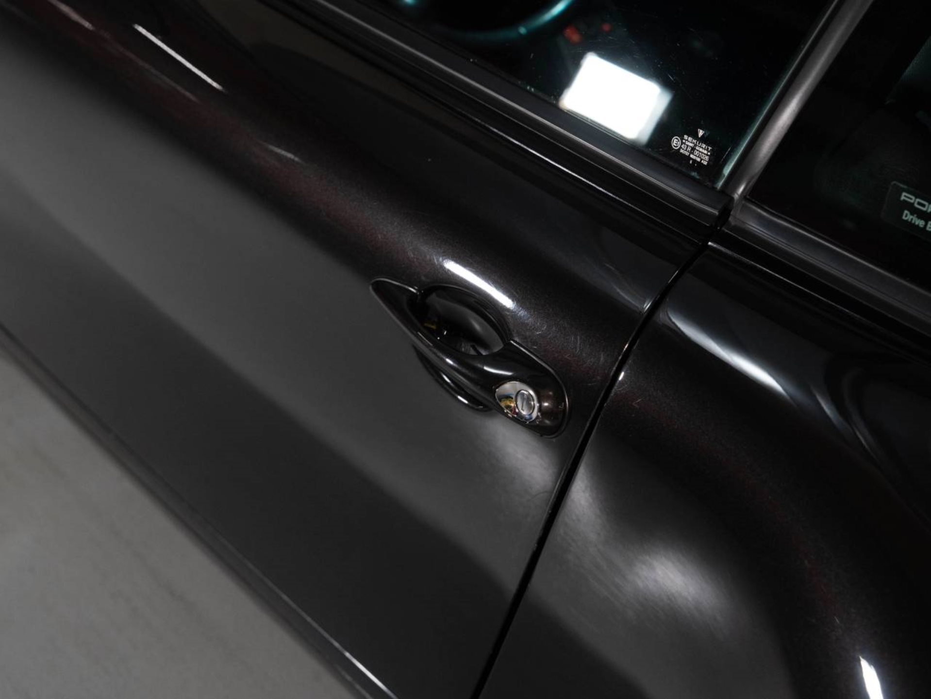 PORSCHE 911 Targa-image-29