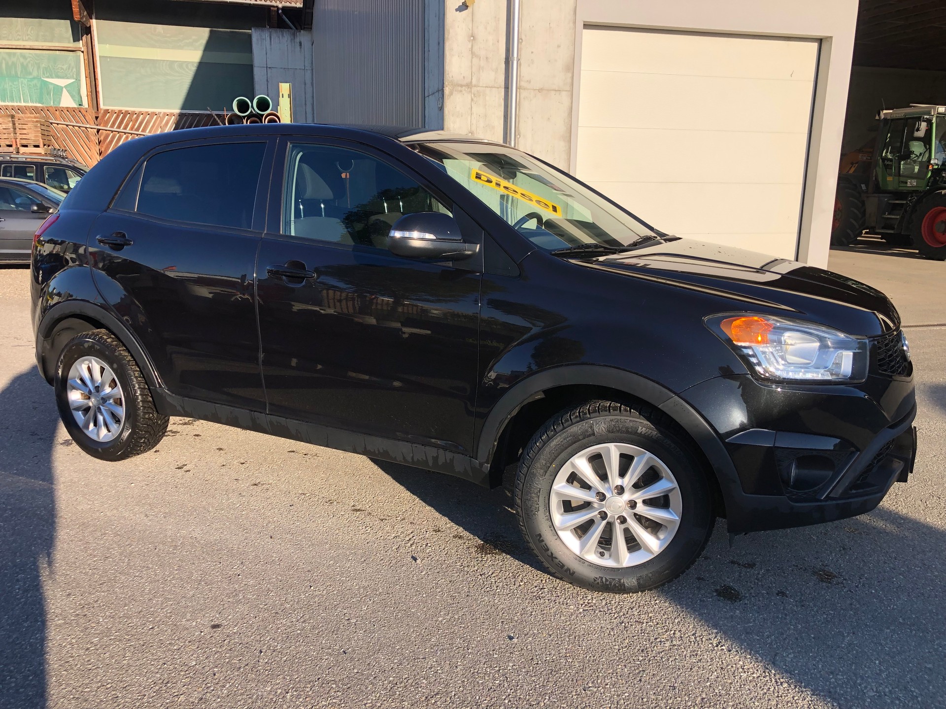 KGM-SsangYong Korando 2.0 e-XDI Plus Edition 4WD-image-2