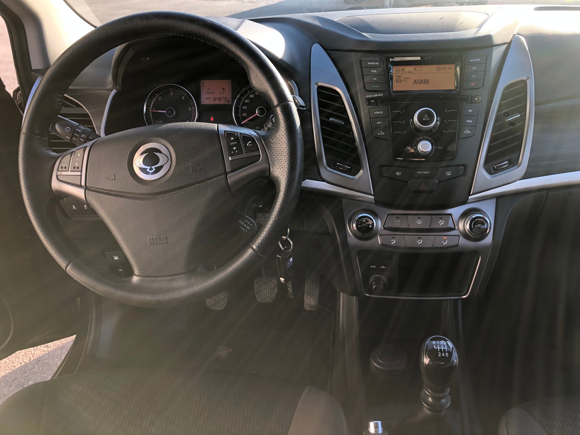 KGM-SsangYong Korando 2.0 e-XDI Plus Edition 4WD-image-13