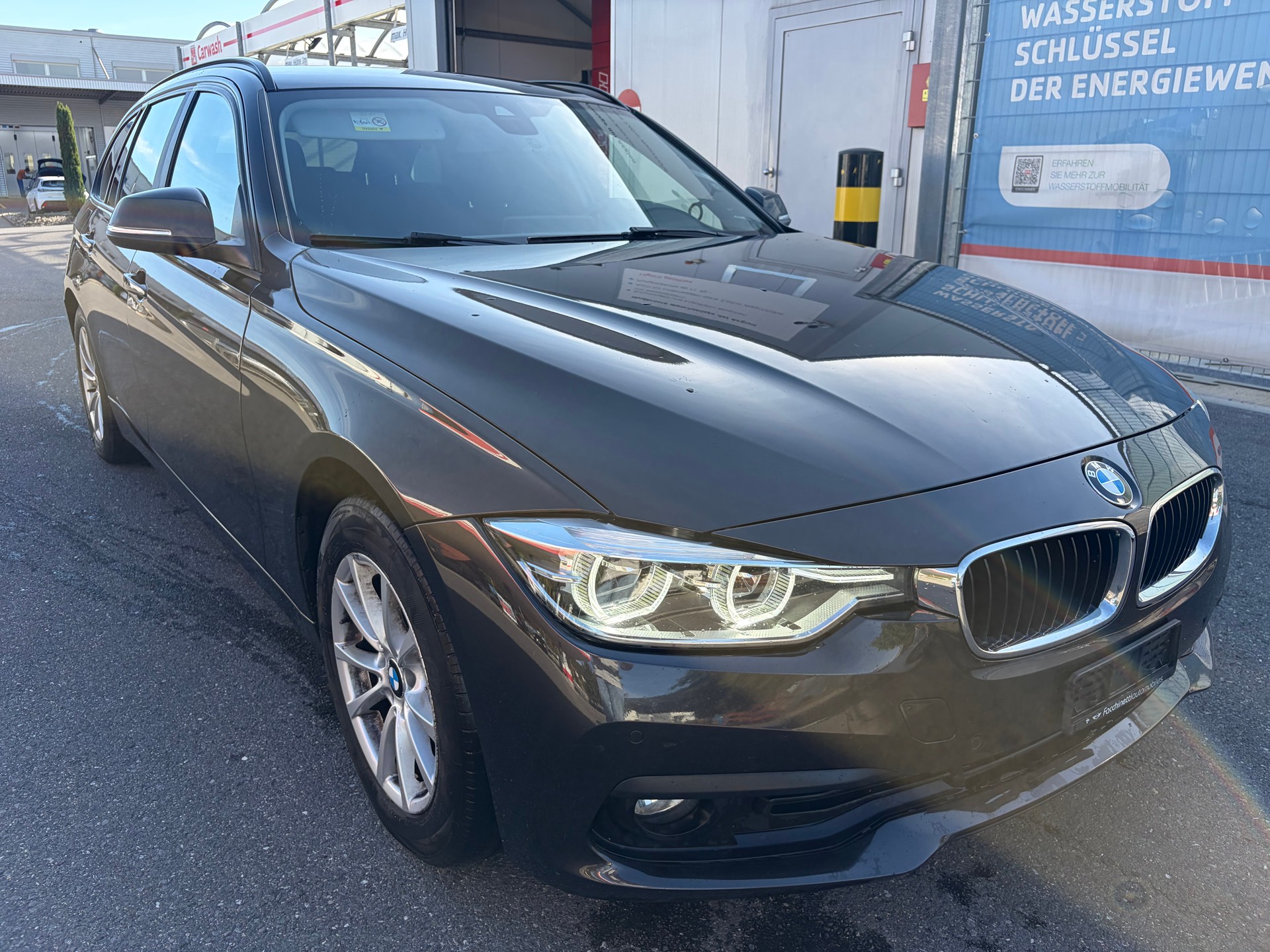 BMW 318d Touring Steptronic-image-1