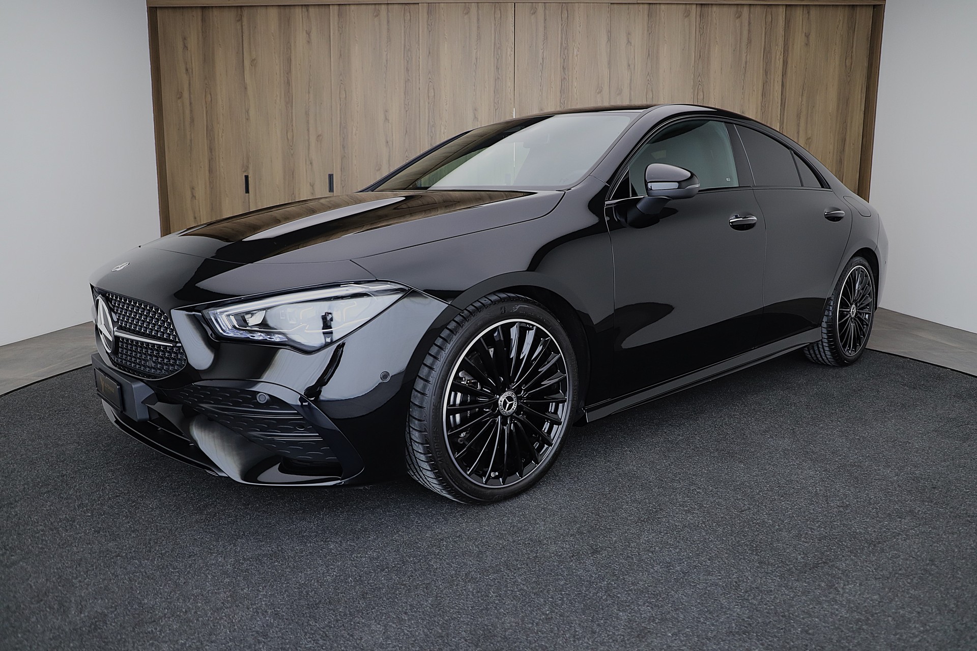 MERCEDES-BENZ CLA 200 d 7G-DCT AMG Line Night Edition und Advanced Plus-image-0