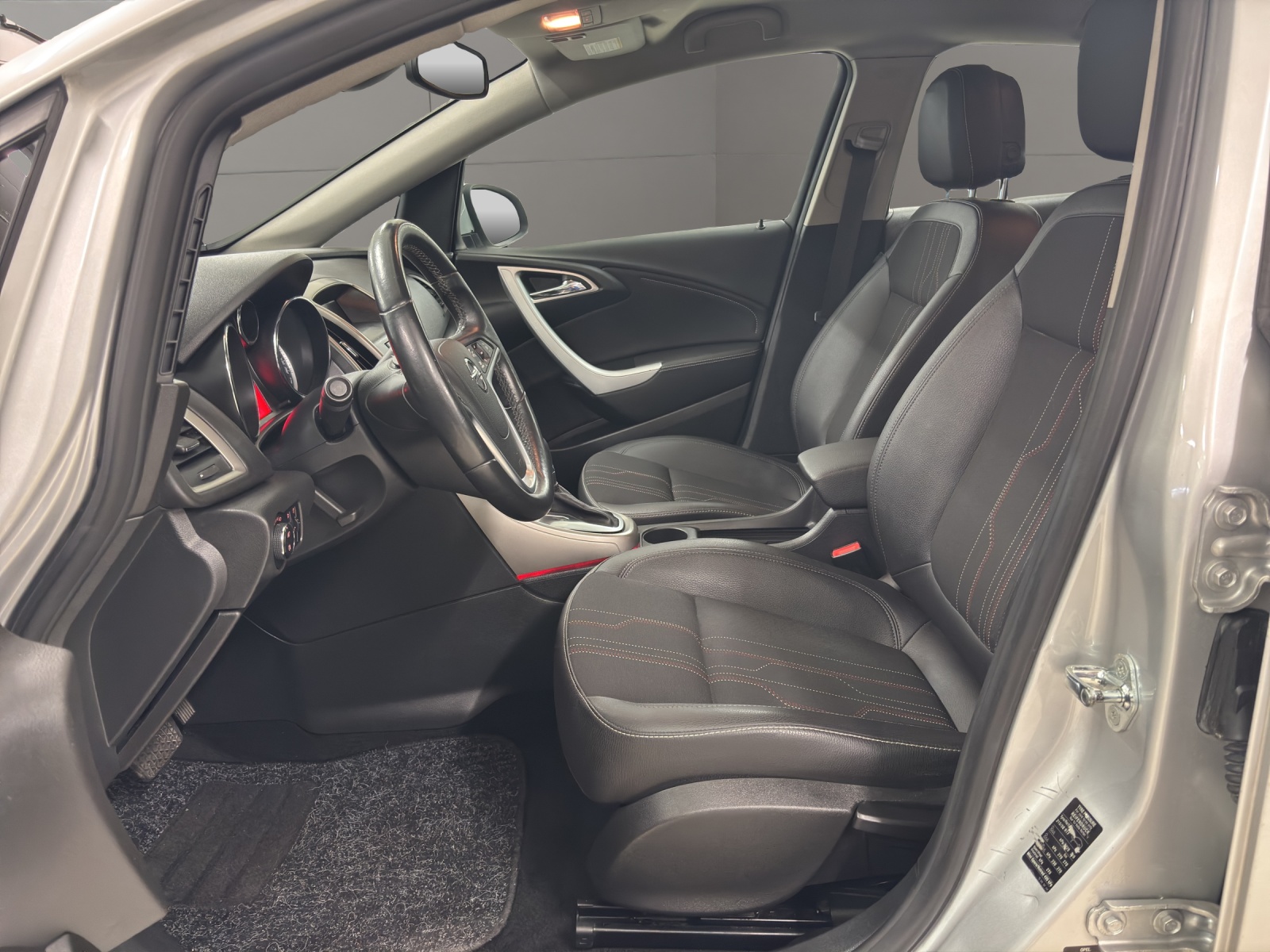 OPEL Astra 1.4i 16V Turbo Automatic-image-8