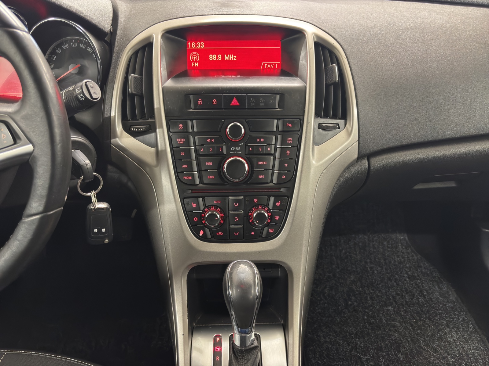 OPEL Astra 1.4i 16V Turbo Automatic-image-15