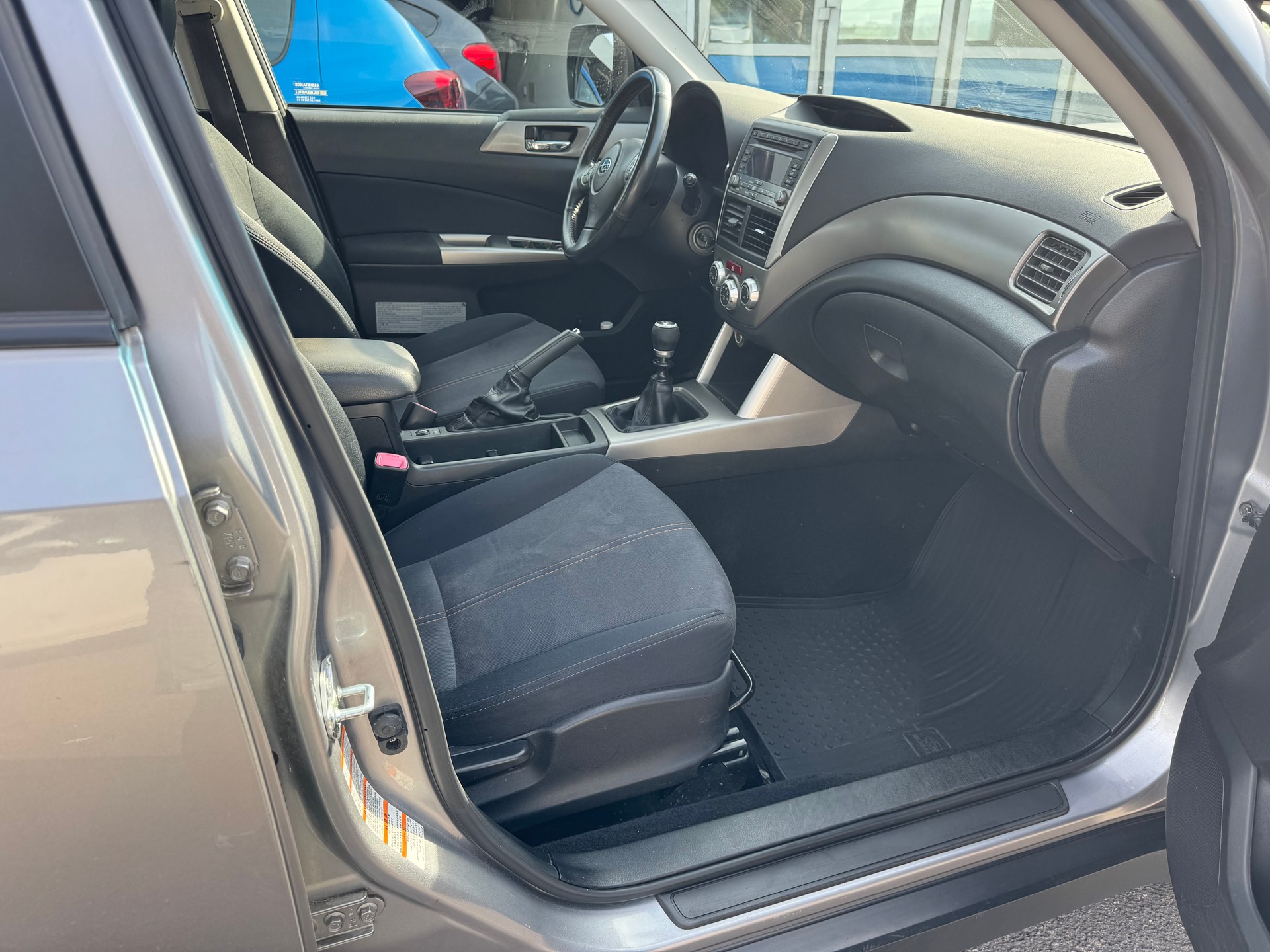 SUBARU Forester 2.0D XS Comfort-image-10