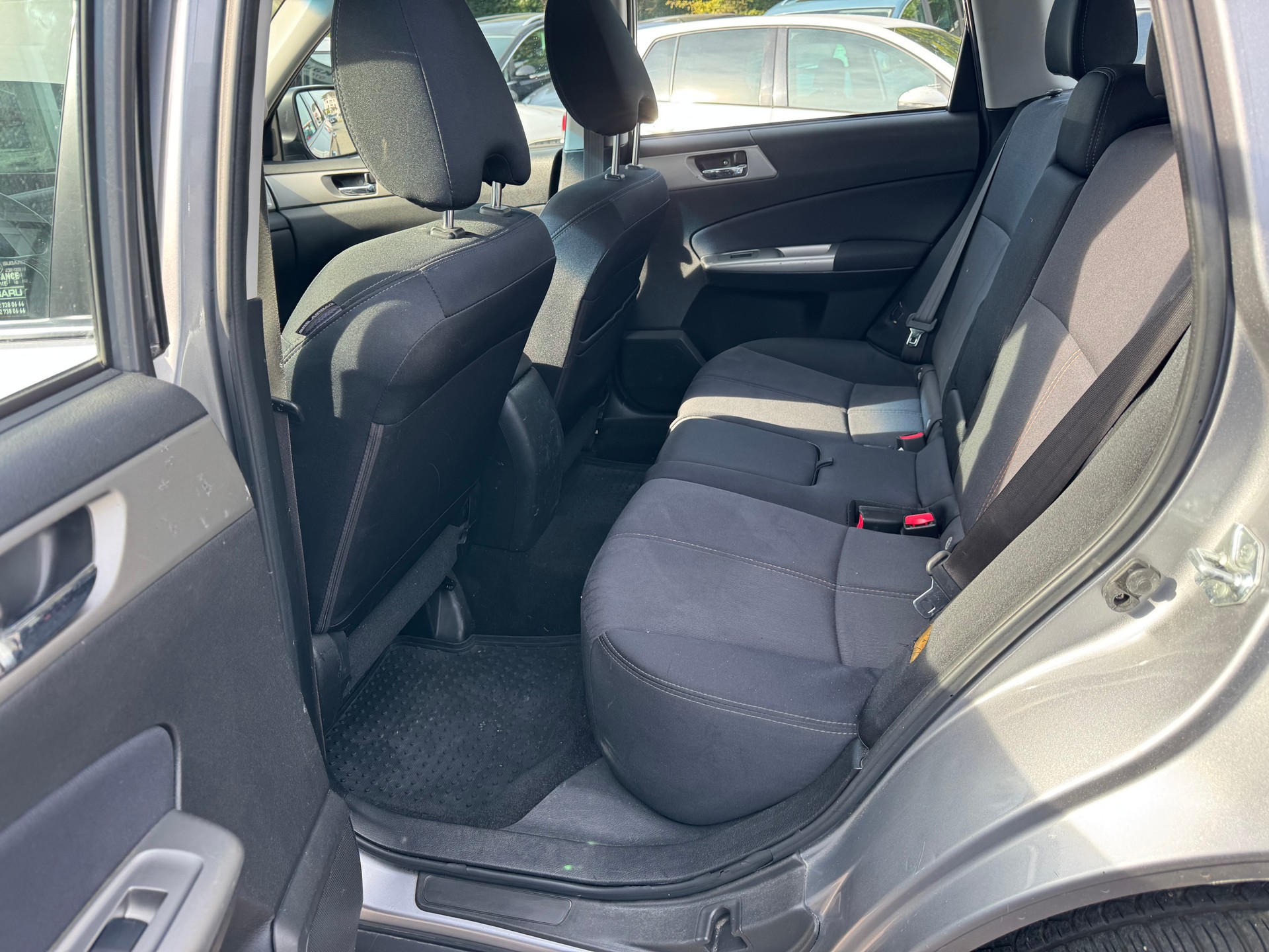 SUBARU Forester 2.0D XS Comfort-image-11