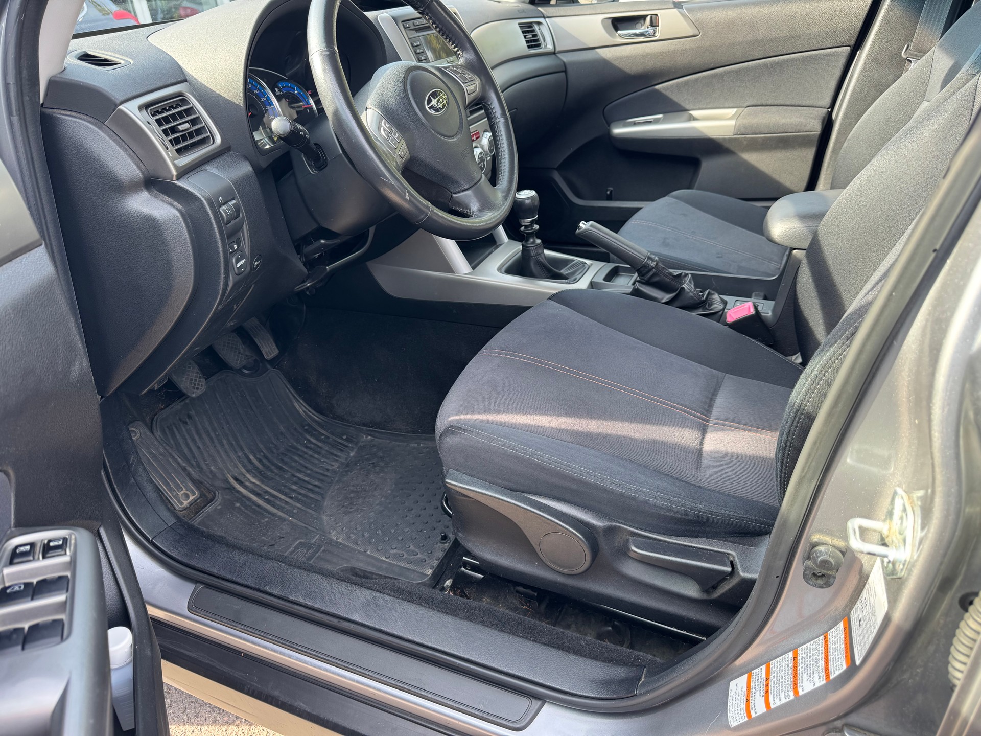 SUBARU Forester 2.0D XS Comfort-image-9