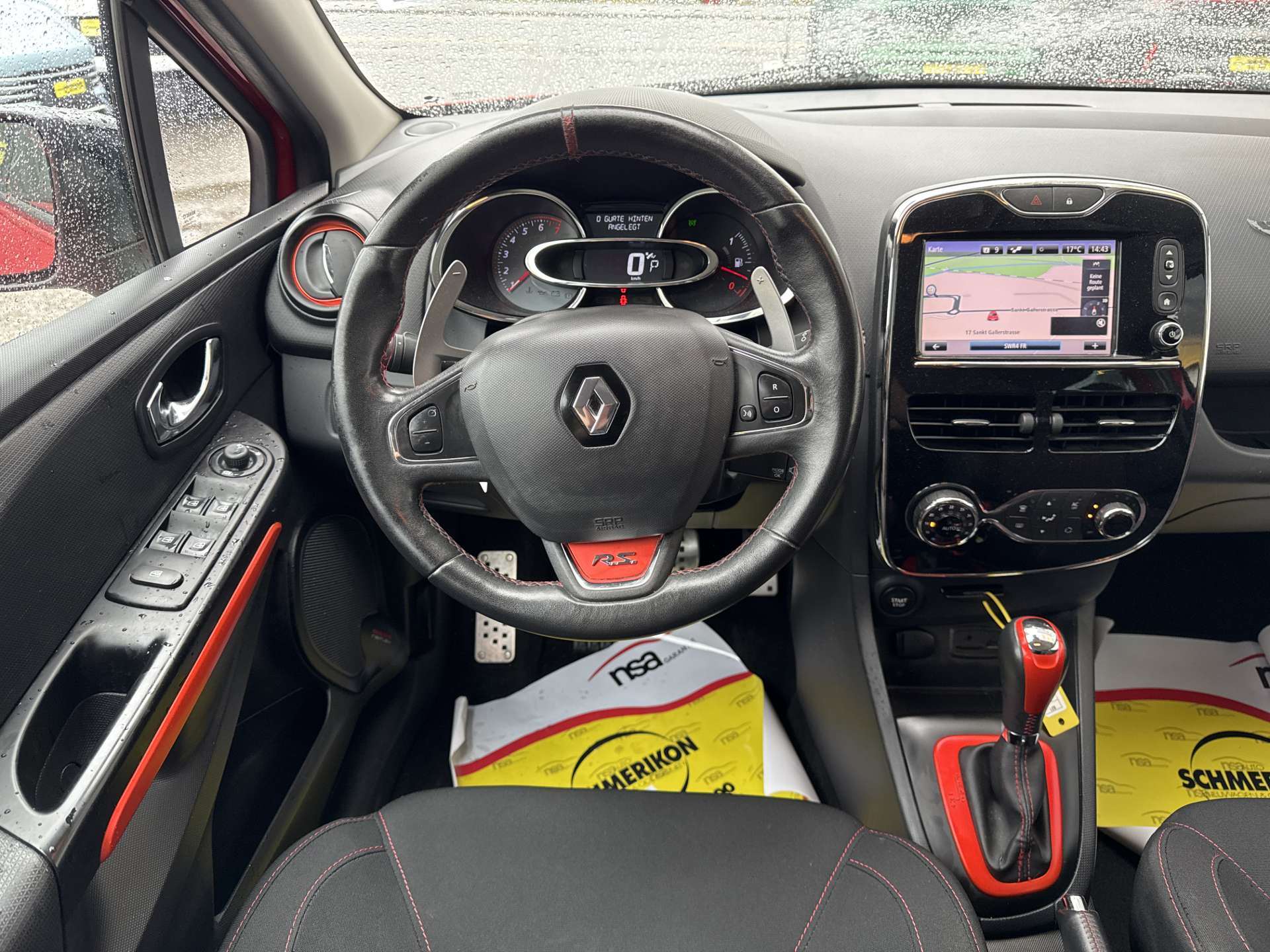 RENAULT Clio 1.6 T RS 200PS EDC-Automat-image-12