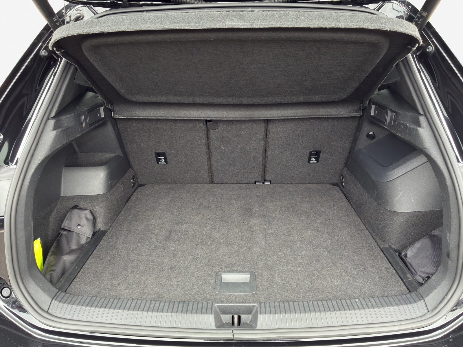 VW Tiguan 2.0 TDI SCR R-Line 4Motion DSG-image-12