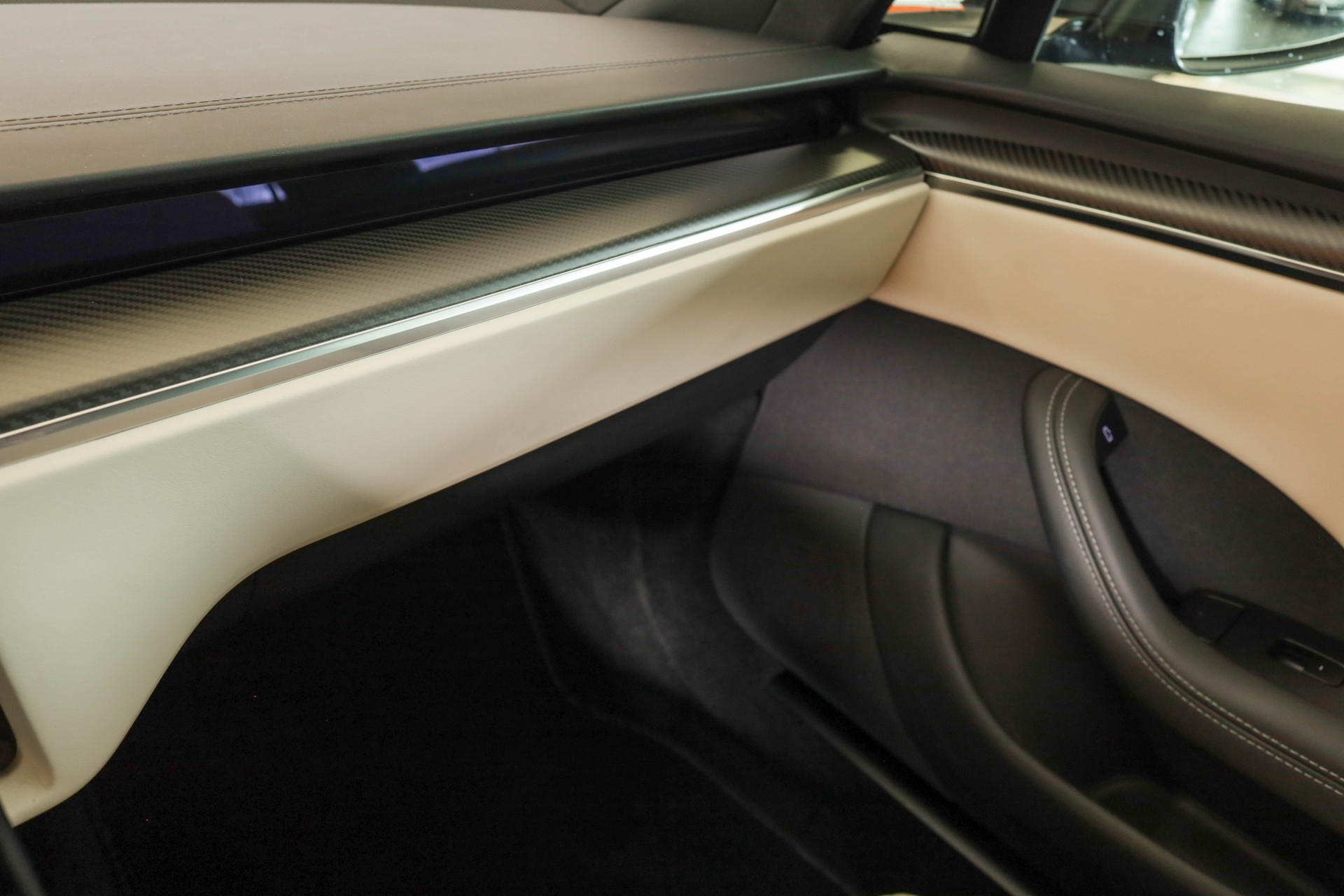 TESLA Model S 100 kWh Plaid • Full Self-Driving • Cream Pur-Carbon Fiber• Sièges ventilés-image-22