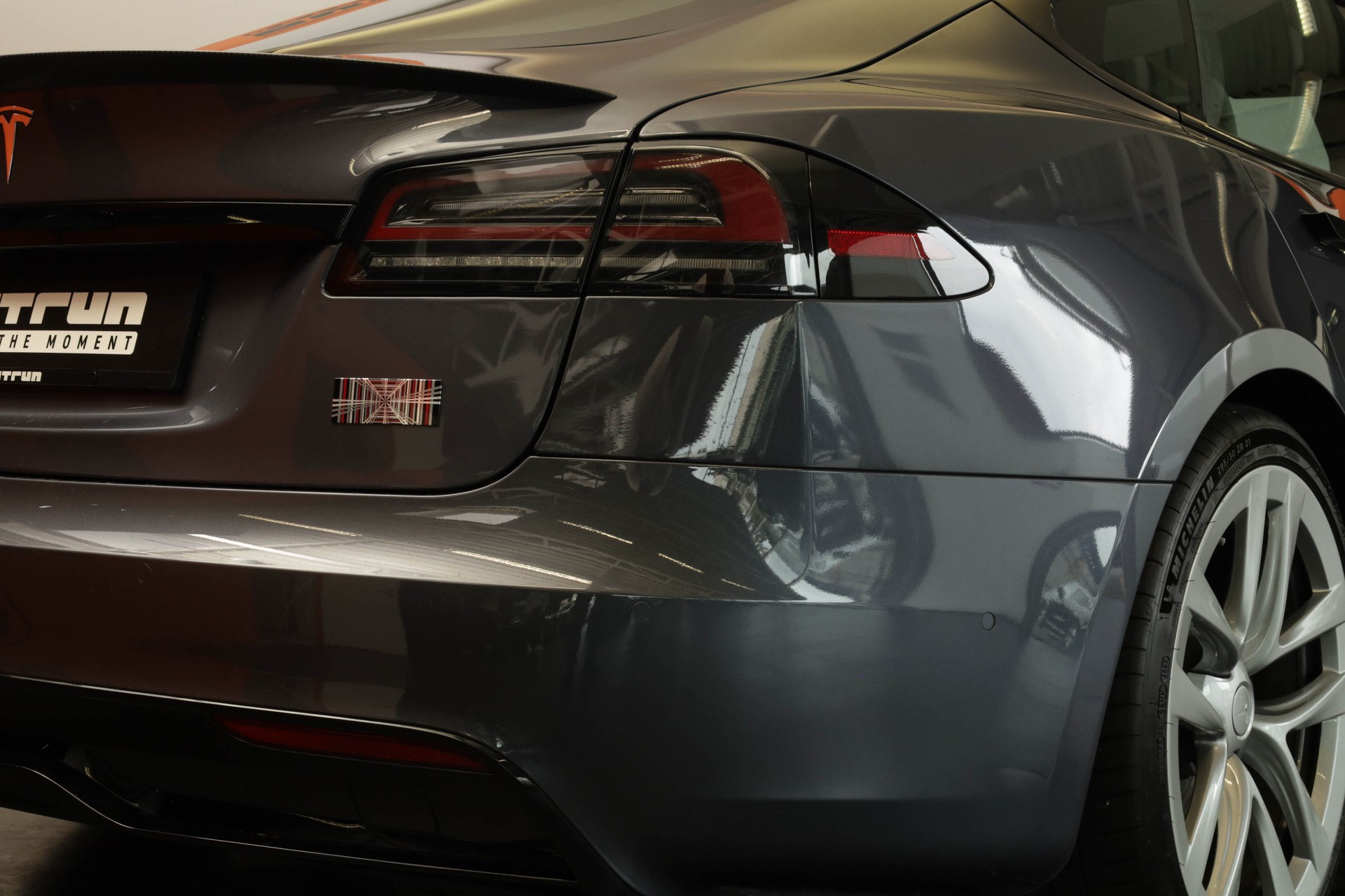 TESLA Model S 100 kWh Plaid • Full Self-Driving • Cream Pur-Carbon Fiber• Sièges ventilés-image-12