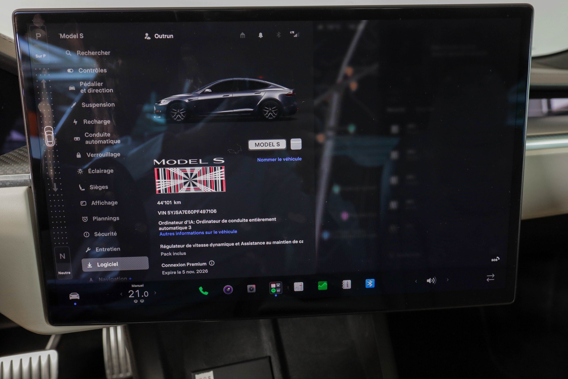 TESLA Model S 100 kWh Plaid • Full Self-Driving • Cream Pur-Carbon Fiber• Sièges ventilés-image-18