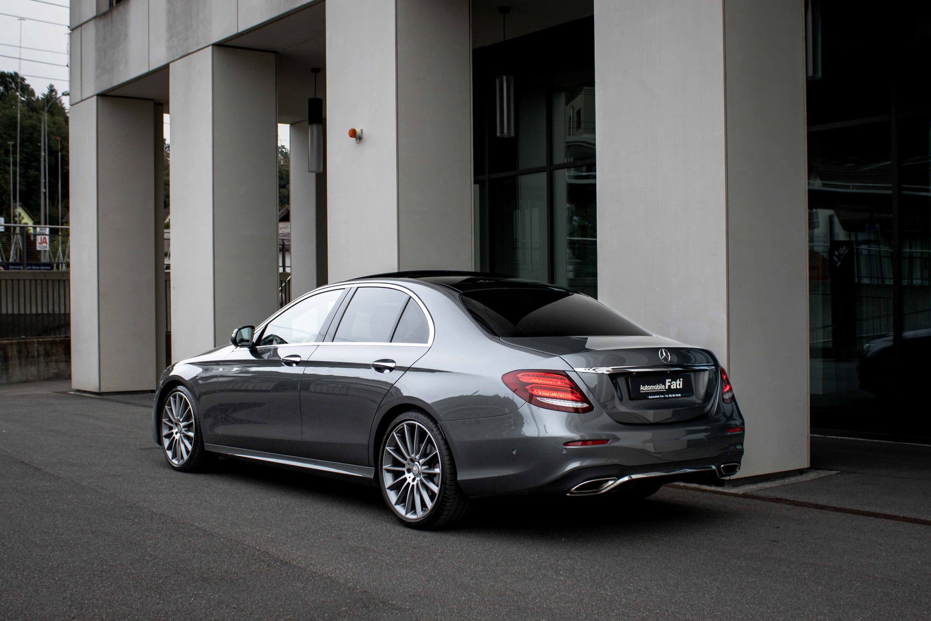 MERCEDES-BENZ E 200 AMG Line 4Matic 9G-Tronic-image-1