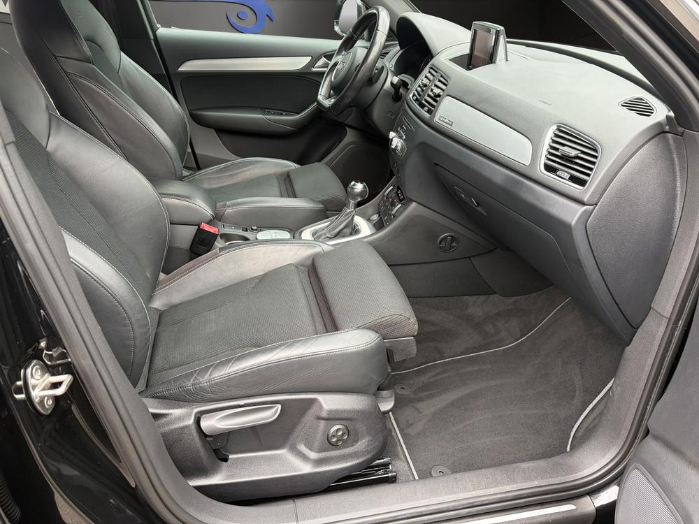 AUDI Q3 2.0 TDI sport quattro S-tronic-image-15