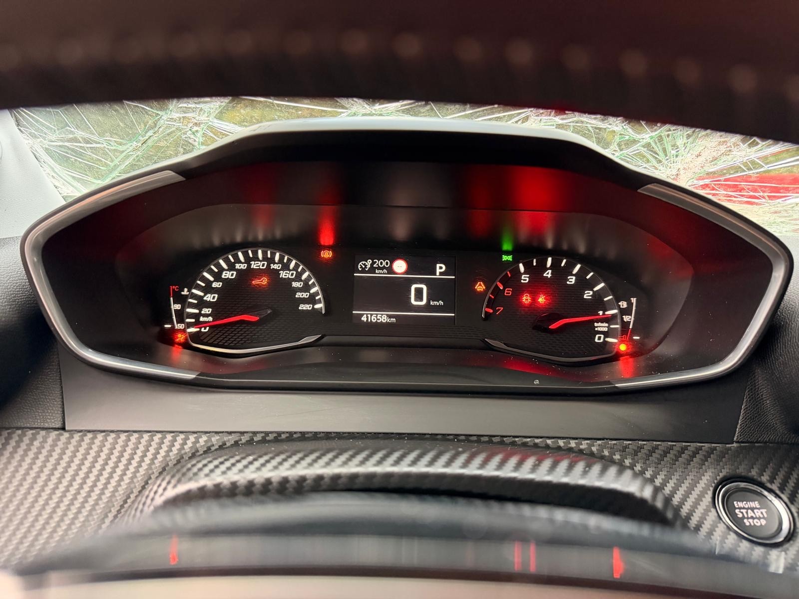 PEUGEOT 208 1.2 PureTech Allure EAT8-image-15