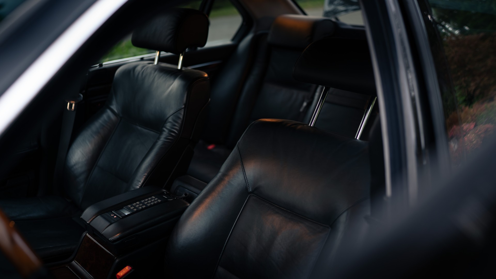 BMW 750i V12 ABS dAiB-image-12