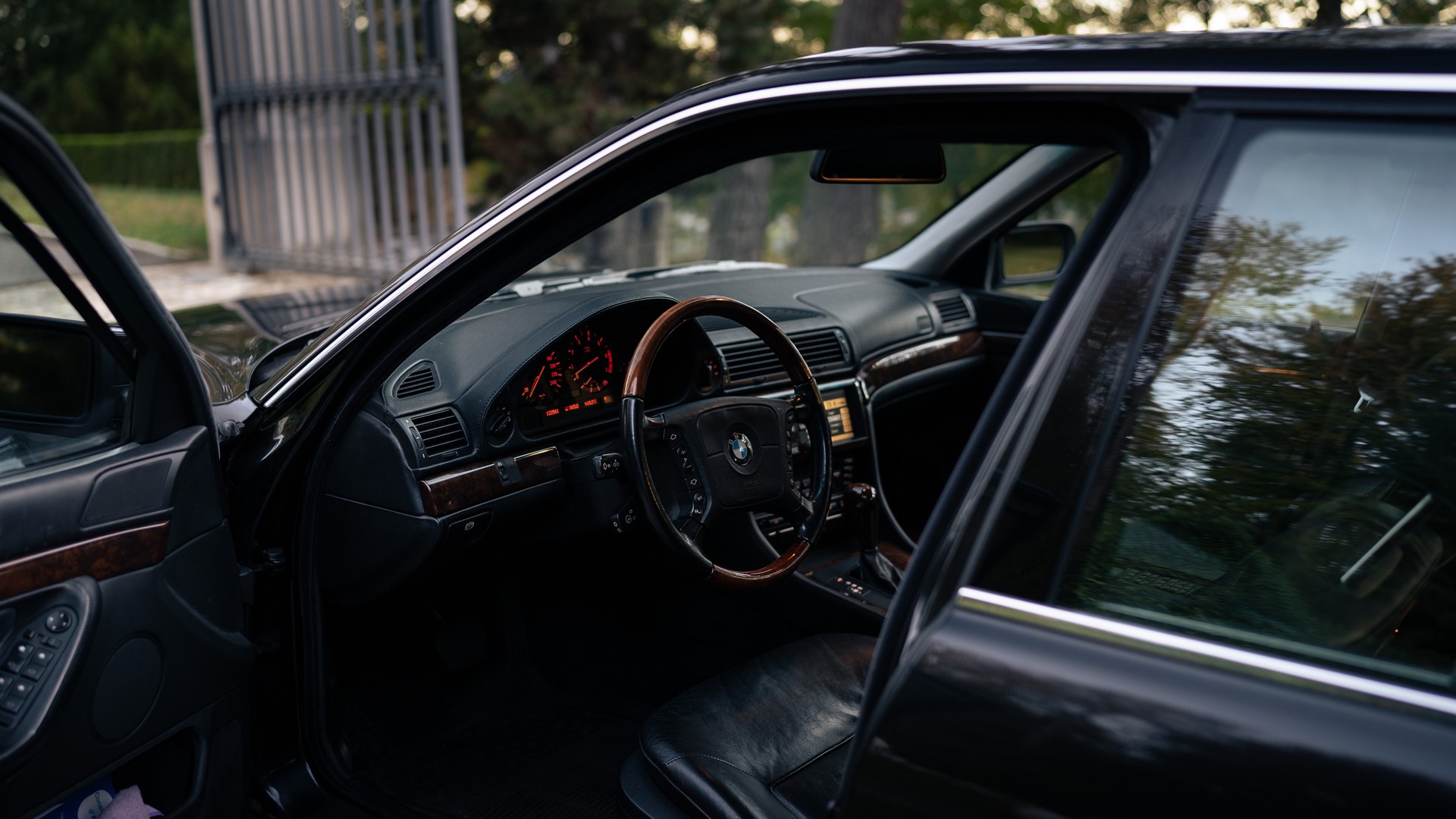 BMW 750i V12 ABS dAiB-image-8