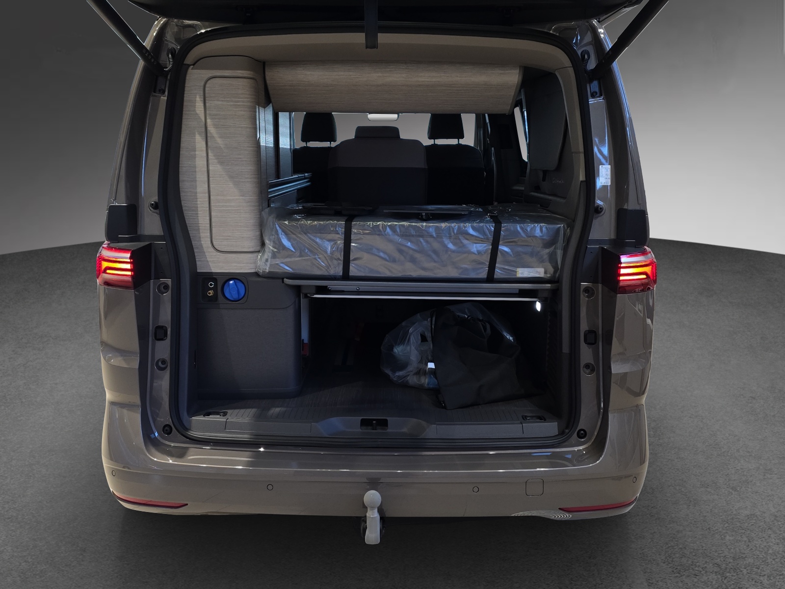 VW California eHybrid Beach Ocean 4Motion-image-9