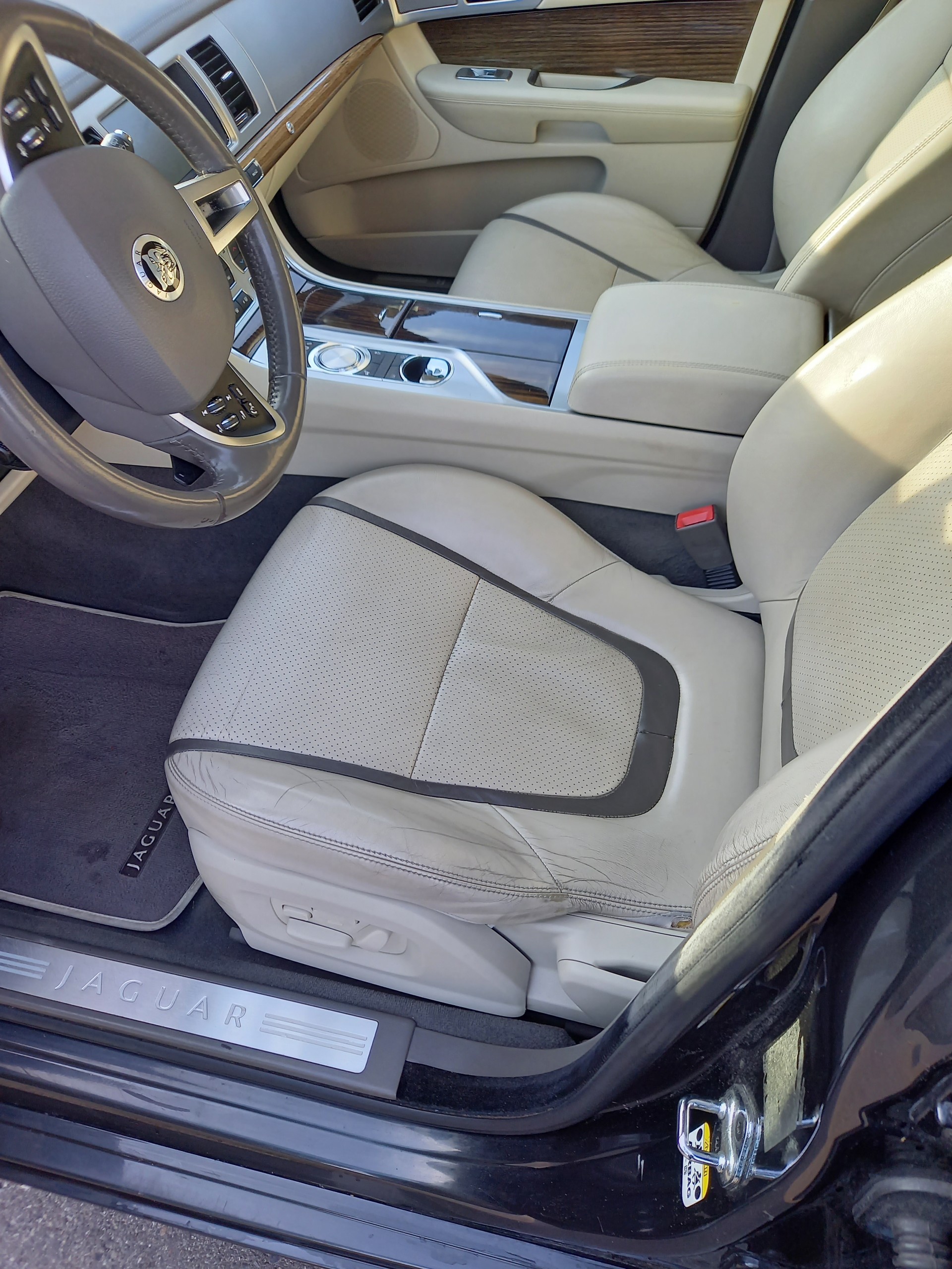 JAGUAR XF Sportbrake 3.0d S V6 Luxury-image-11