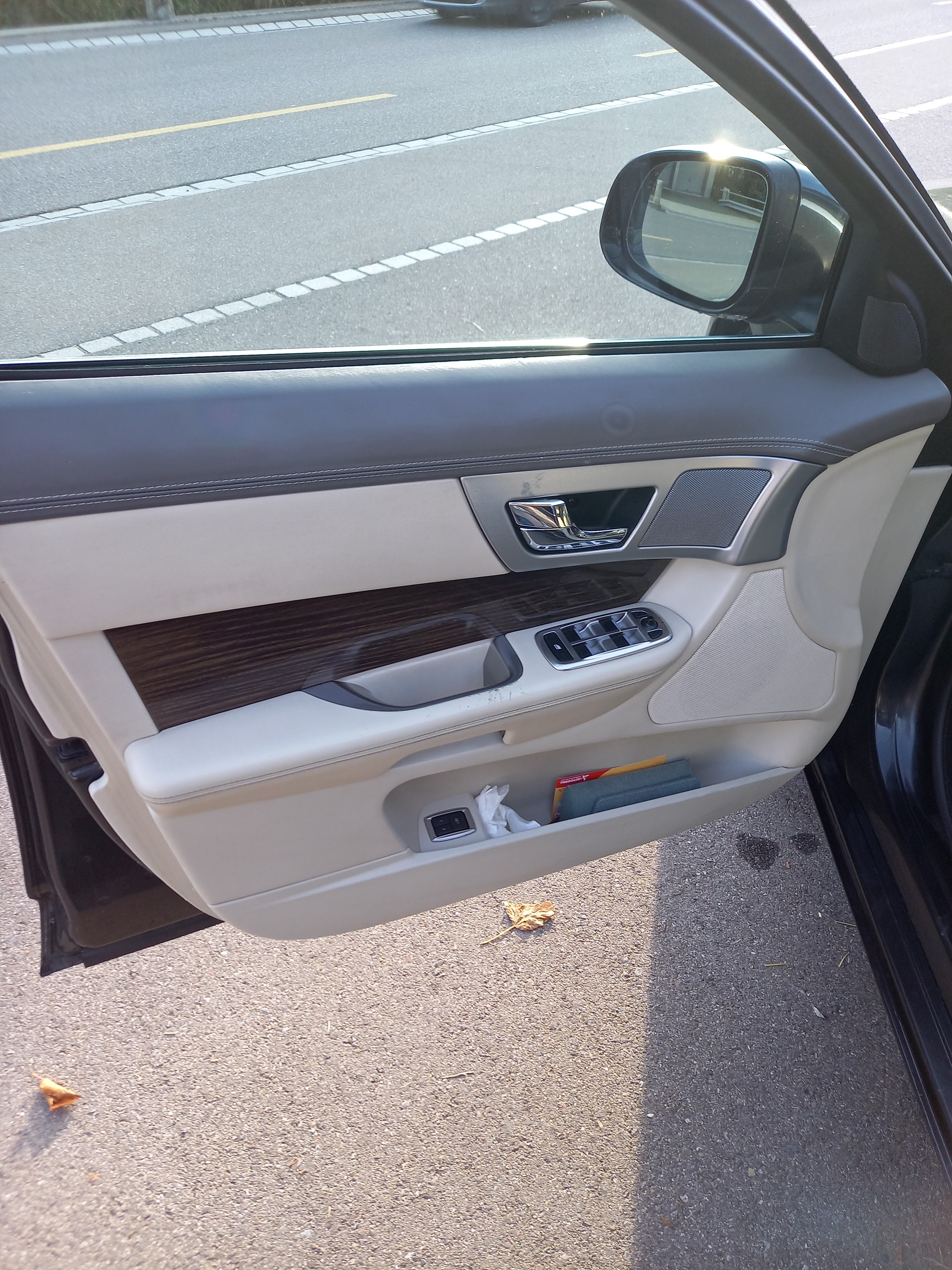 JAGUAR XF Sportbrake 3.0d S V6 Luxury-image-6