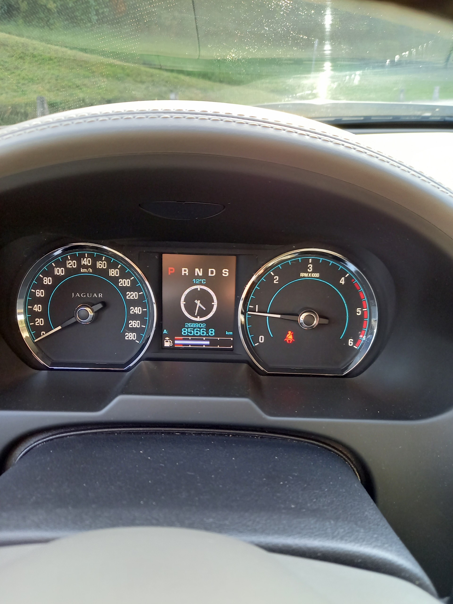 JAGUAR XF Sportbrake 3.0d S V6 Luxury-image-9