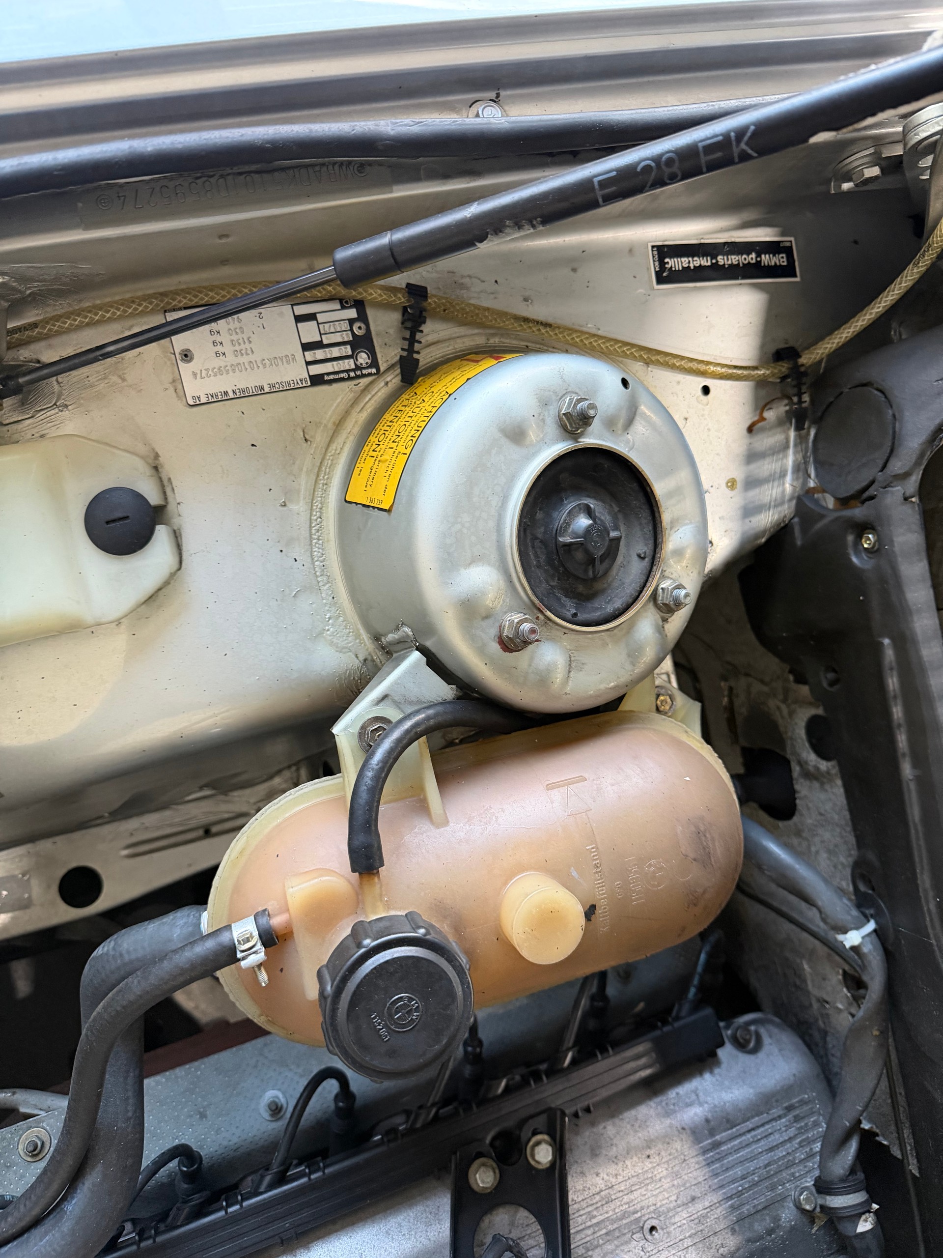 BMW 520i-image-8