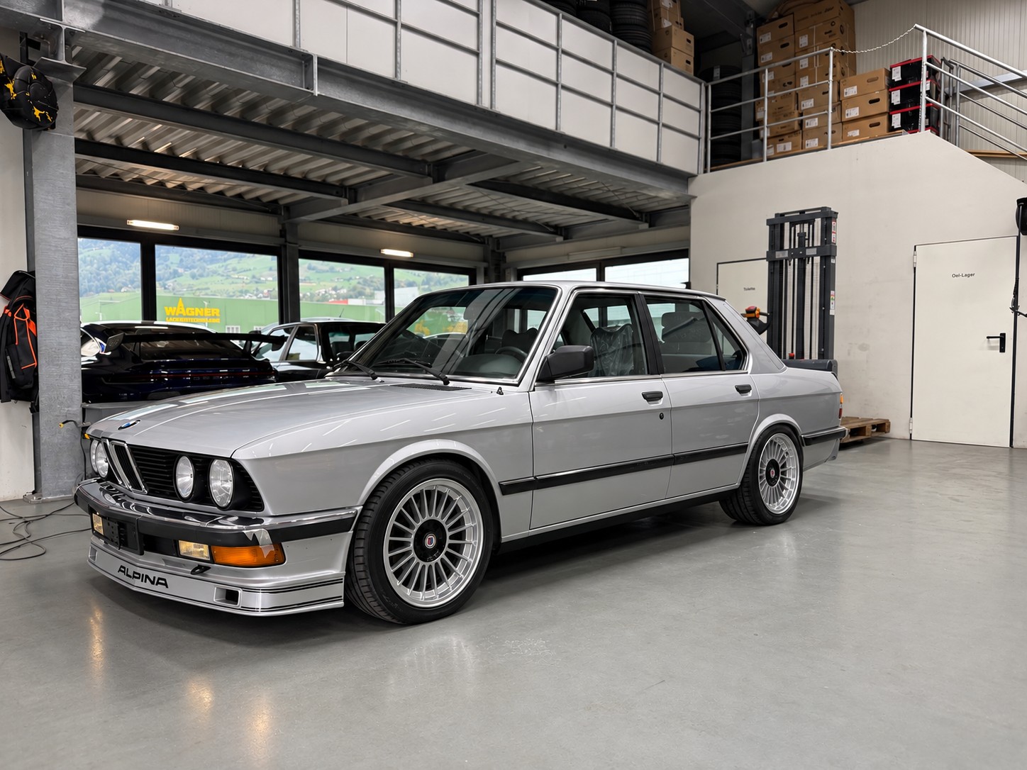 Car photo