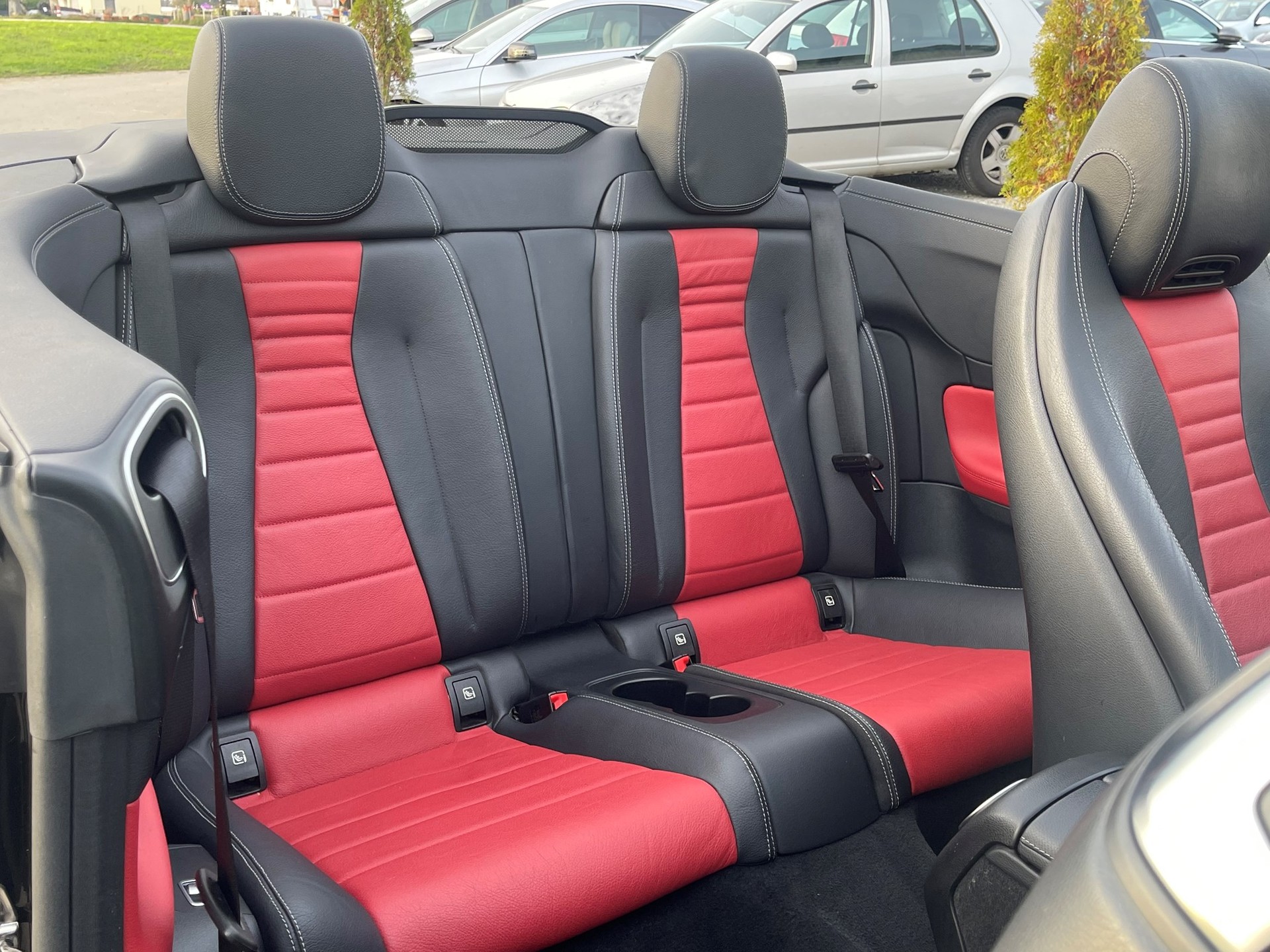 MERCEDES-BENZ E 200 Cabriolet AMG Line 9G-Tronic-image-9