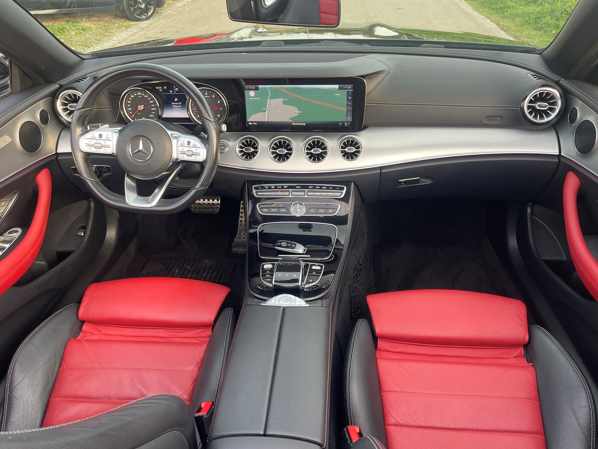 MERCEDES-BENZ E 200 Cabriolet AMG Line 9G-Tronic-image-7