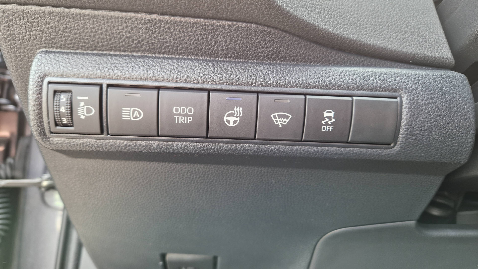 TOYOTA Corolla 1.8 HSD Comfort-image-9