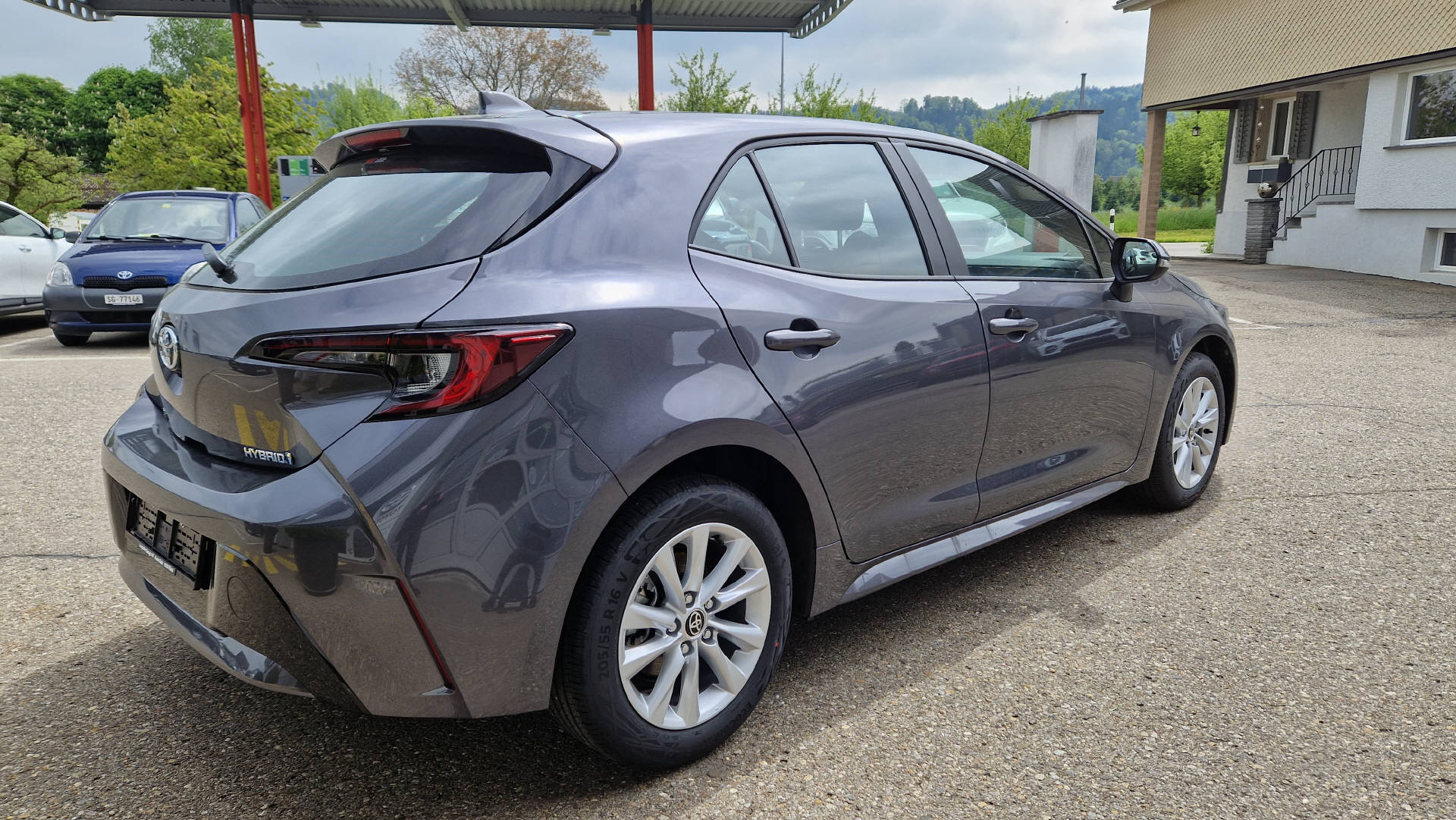 TOYOTA Corolla 1.8 HSD Comfort-image-13