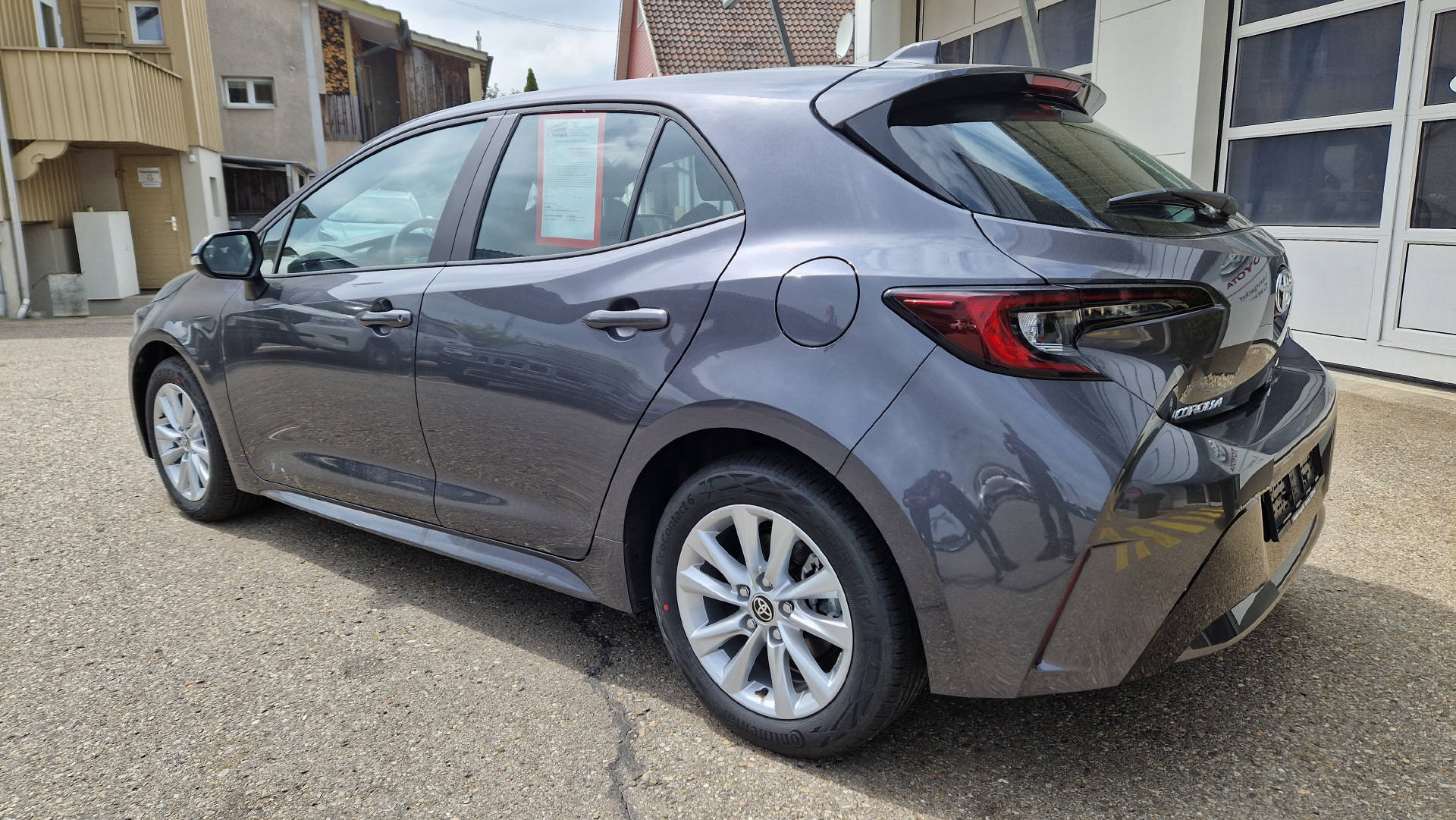 TOYOTA Corolla 1.8 HSD Comfort-image-11