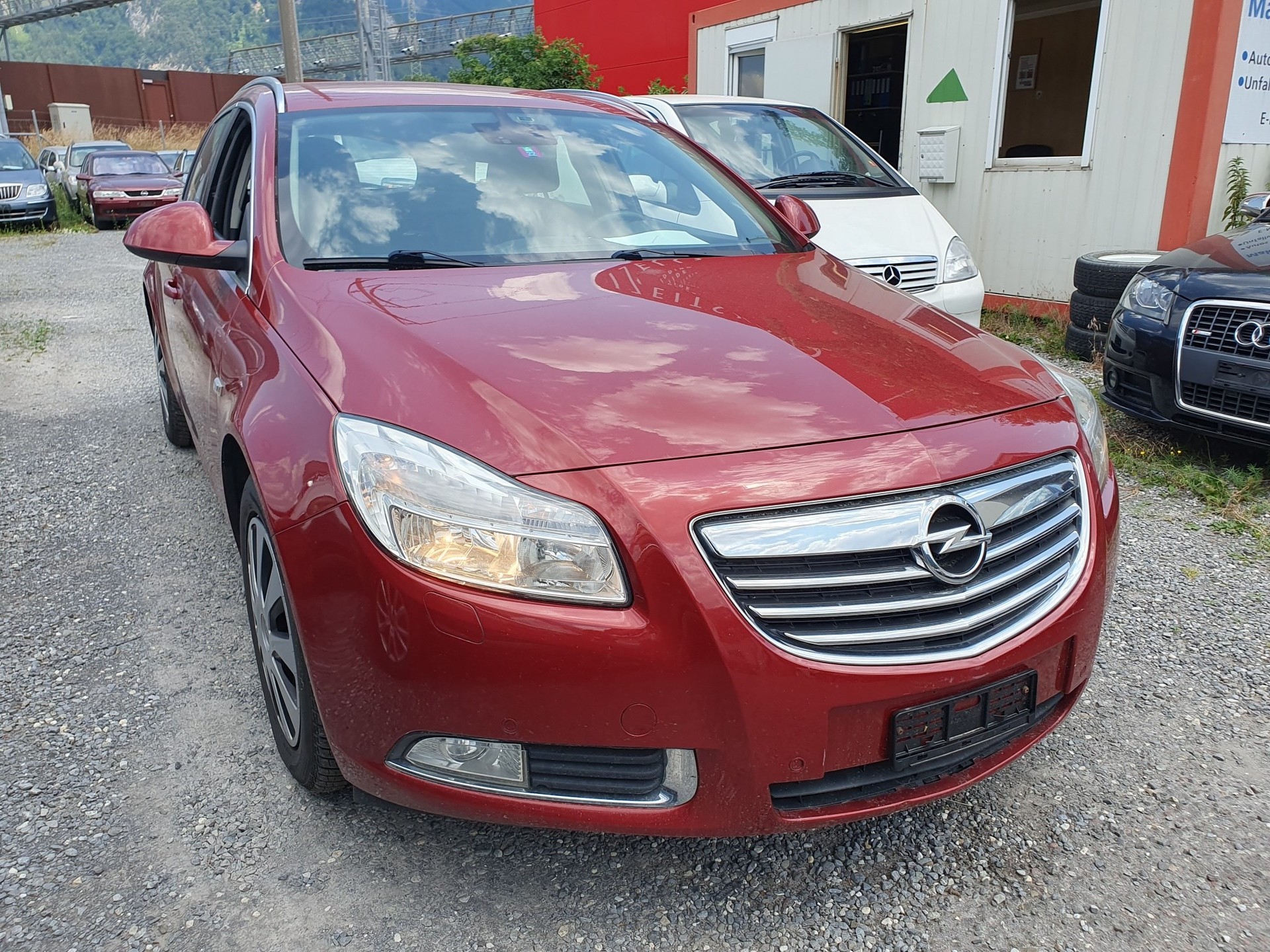 OPEL Insignia Sports Tourer 2.0 CDTI-image-1