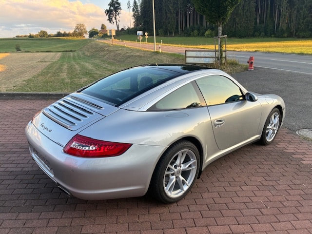PORSCHE 911 Targa 4-image-4