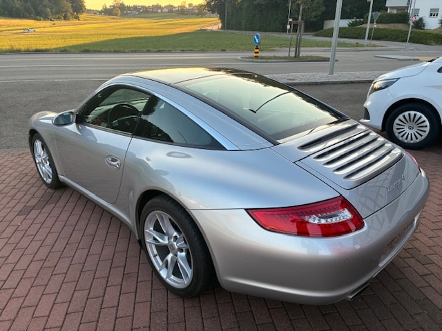 PORSCHE 911 Targa 4-image-2