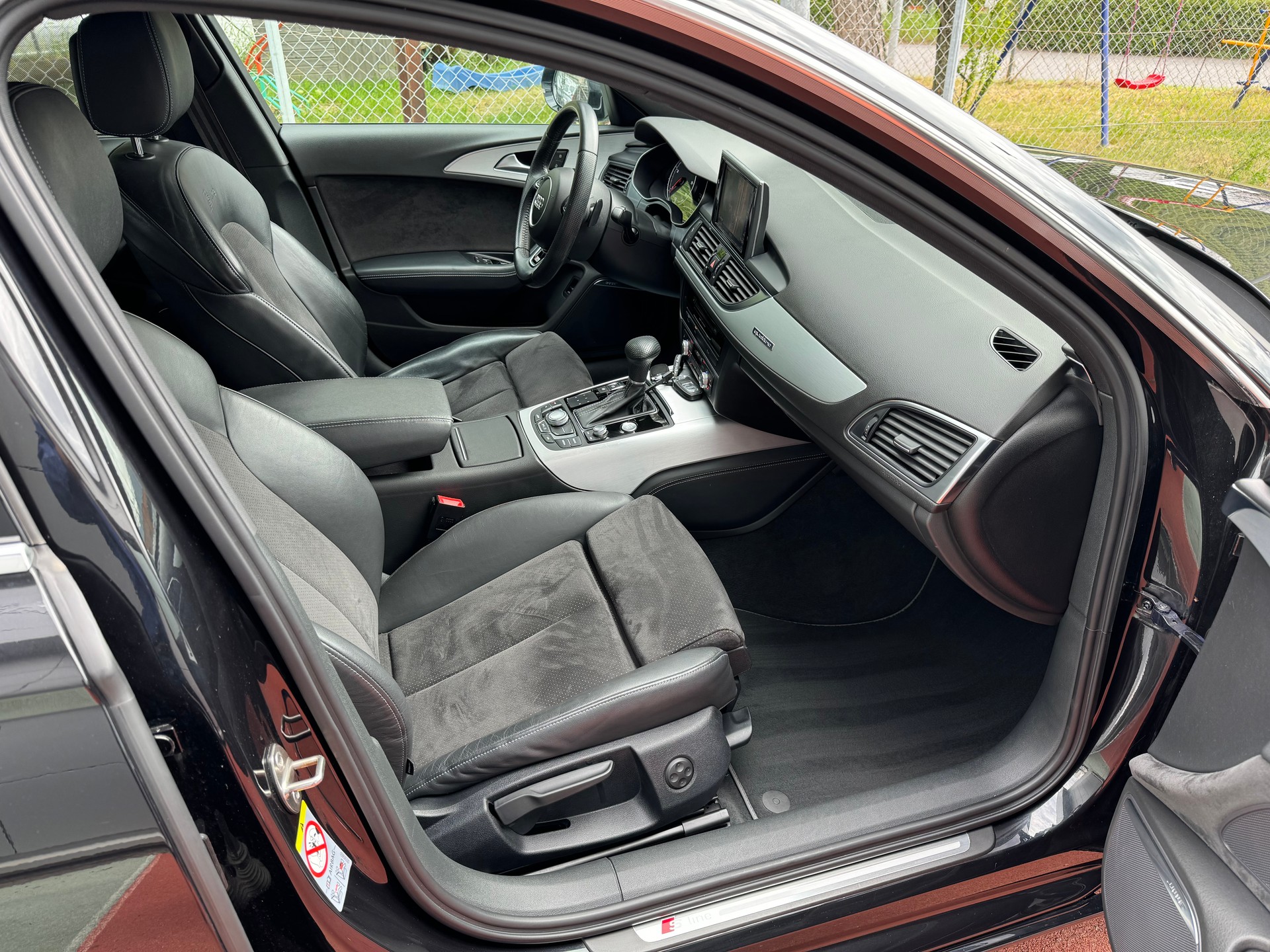AUDI A6 Avant 3.0 TDI V6 quattro S-tronic-image-9